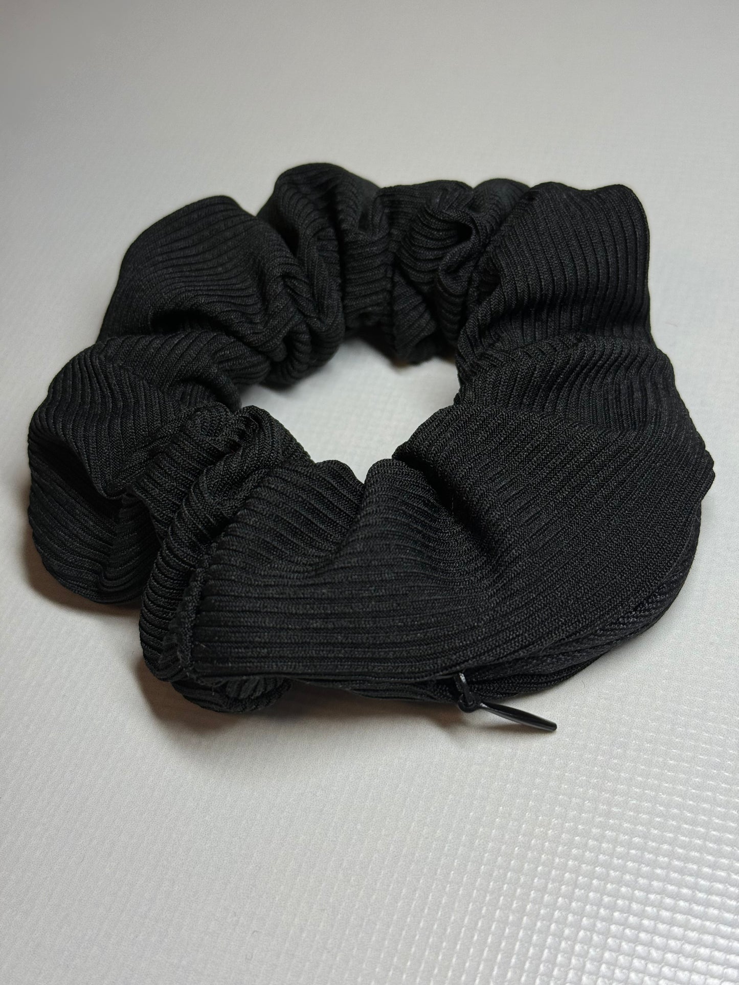 Gumelė su kišenėle M dydis