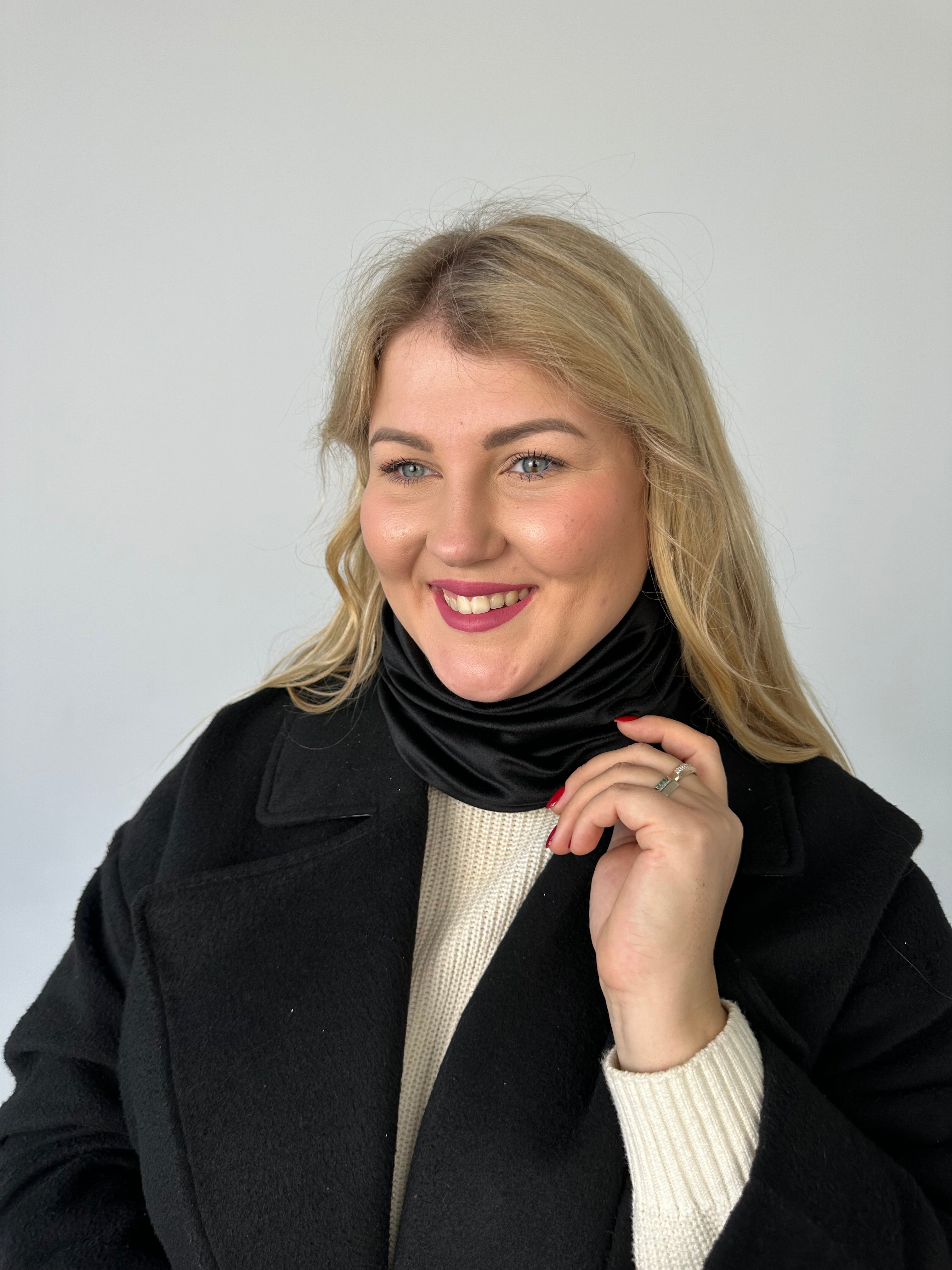 Juoda veliūro mova