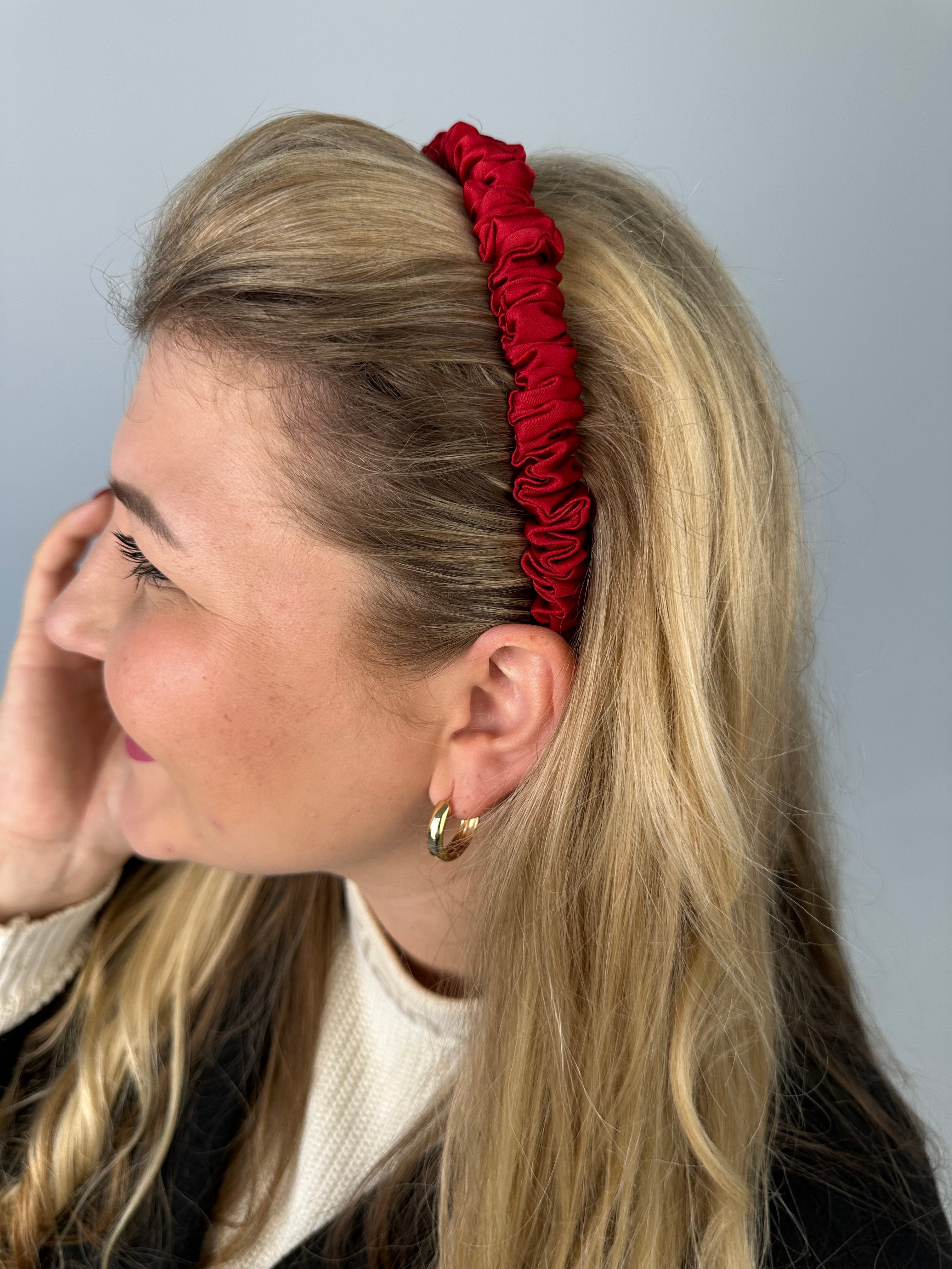 Raudonas natūralaus šilko plonasis lankelis