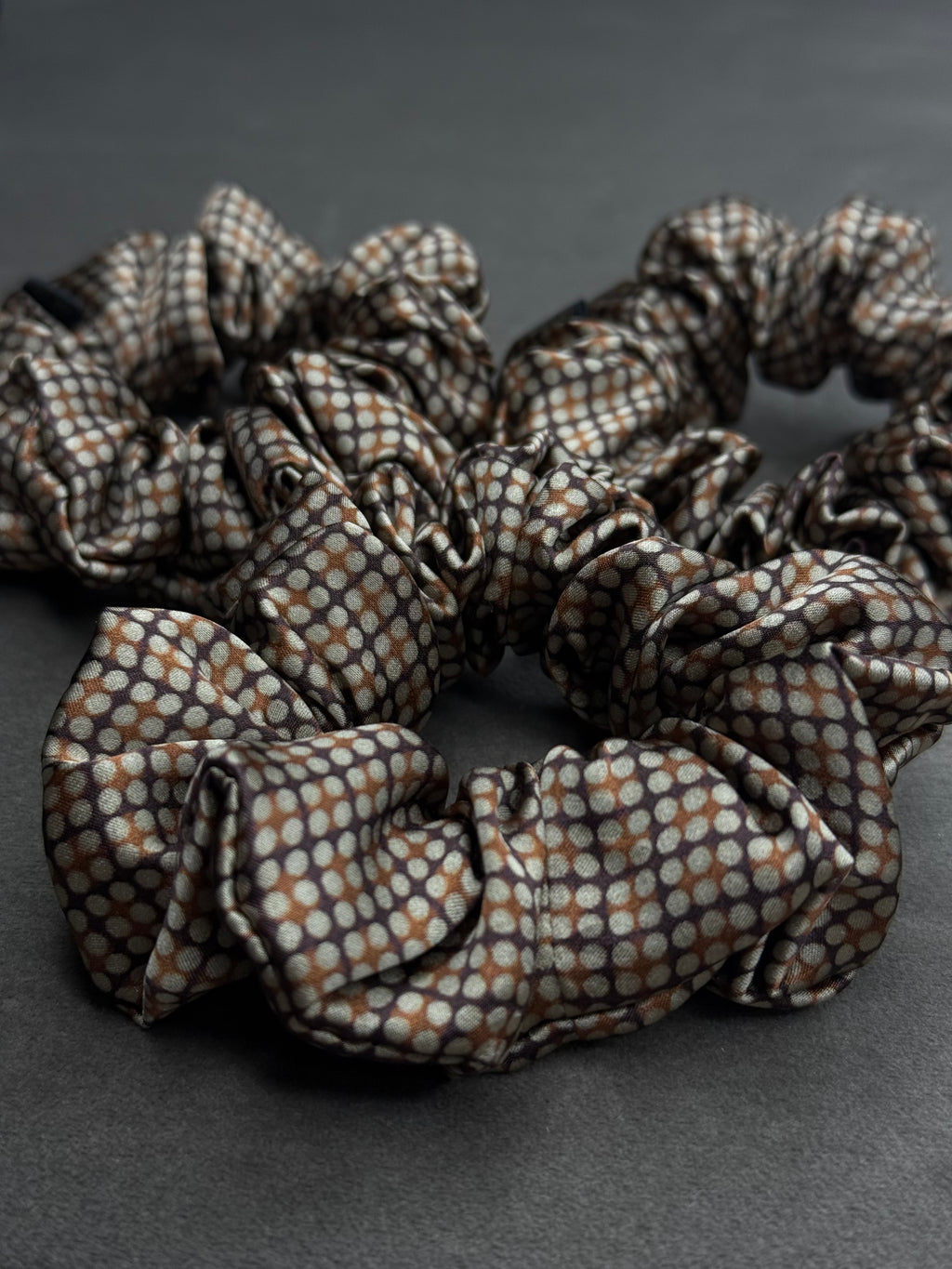 Pierre Cardin kolekcinio 100% natūralaus šilko gumelė | LATTE