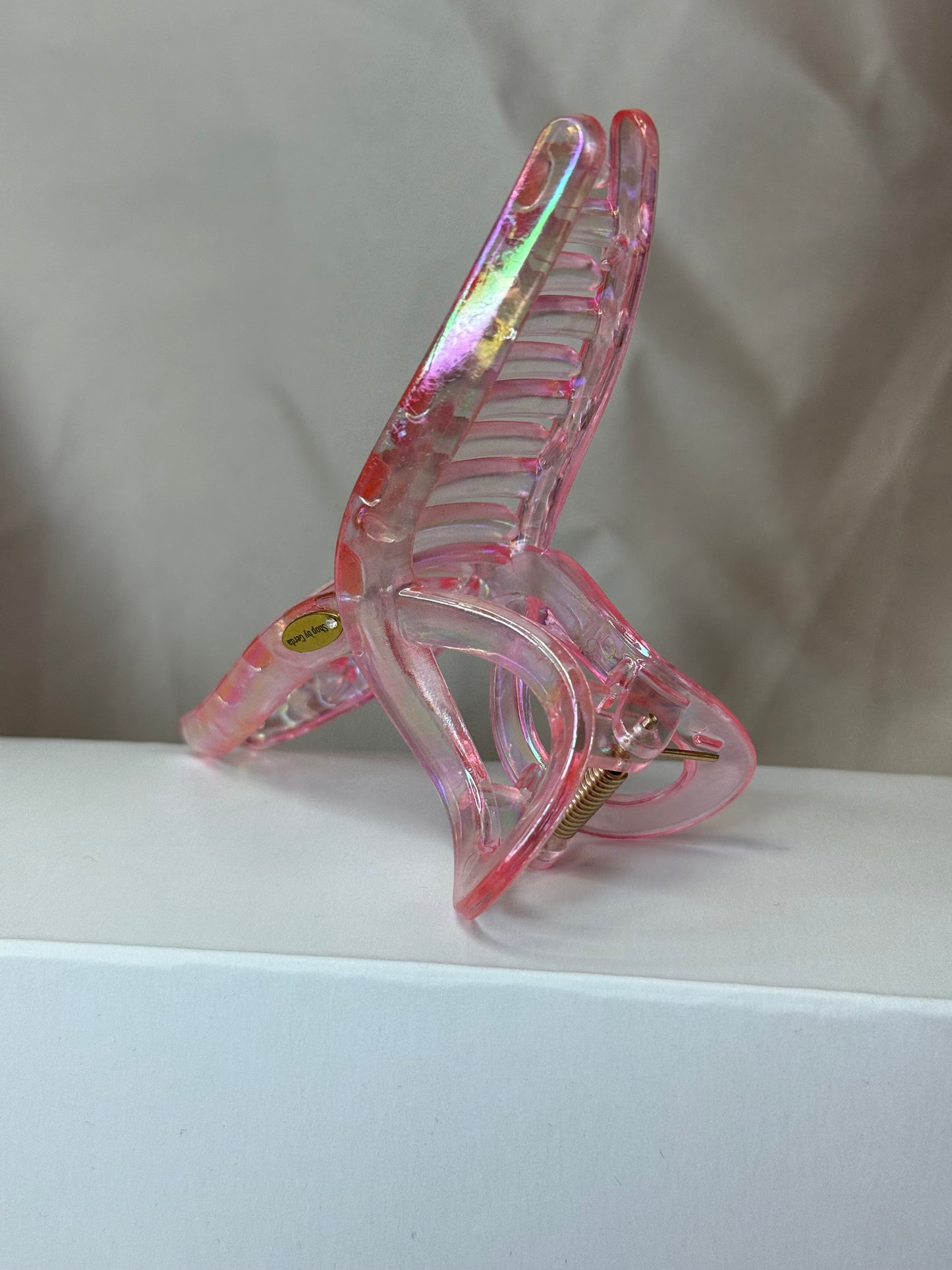 Skaidri rožinė perlamutrinė kilpa 13cm