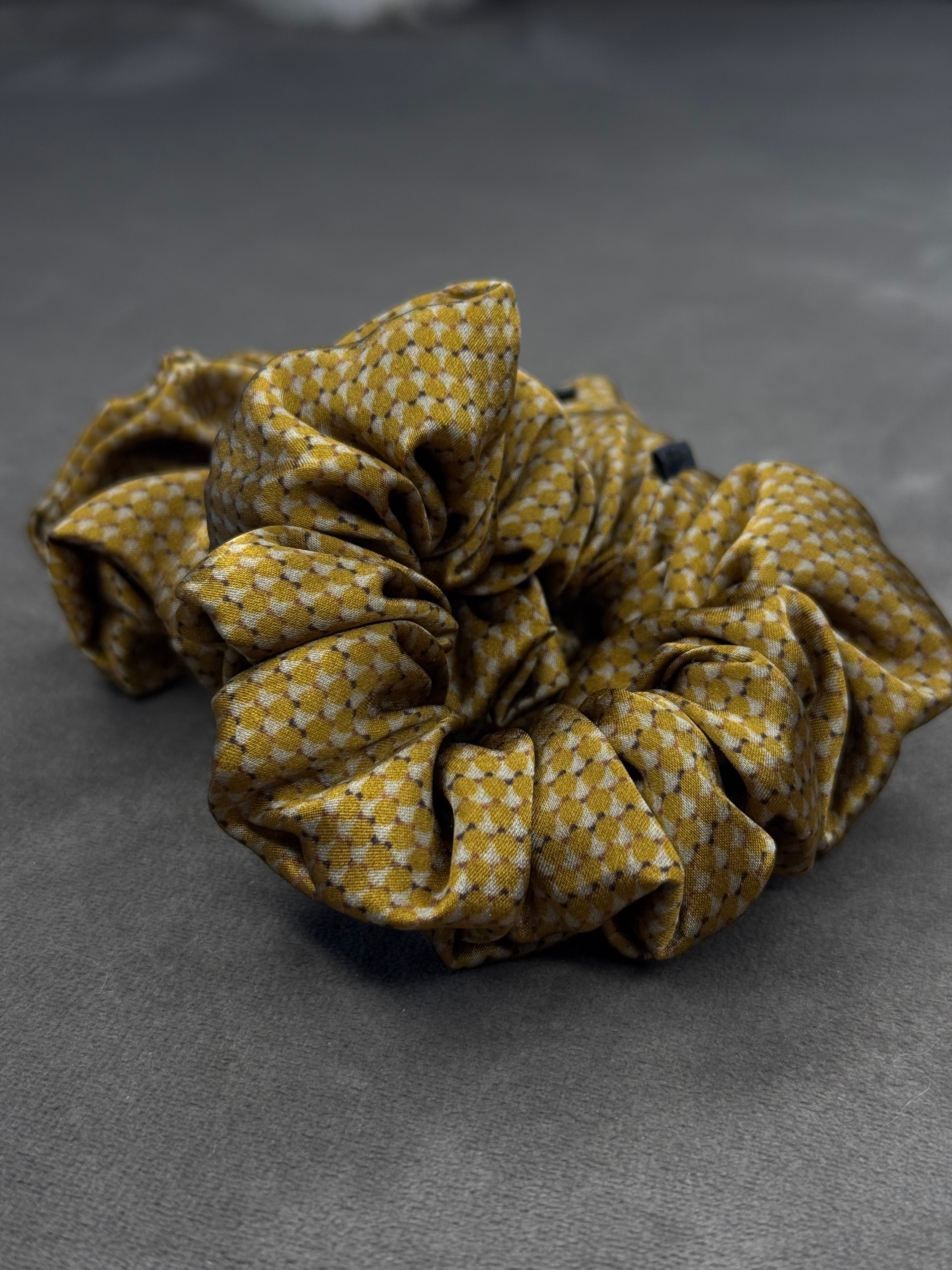 Fendi kolekcinio 100% natūralaus šilko gumelė | Toffifee LAŠAS