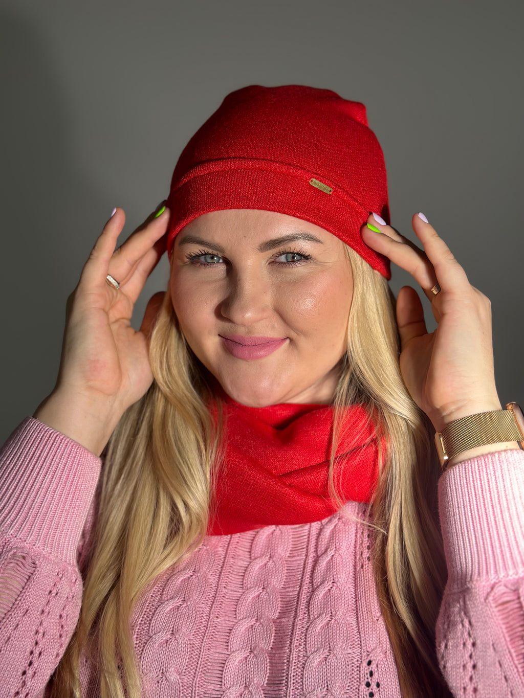 Merino vilnos raudona vienguba kepurė