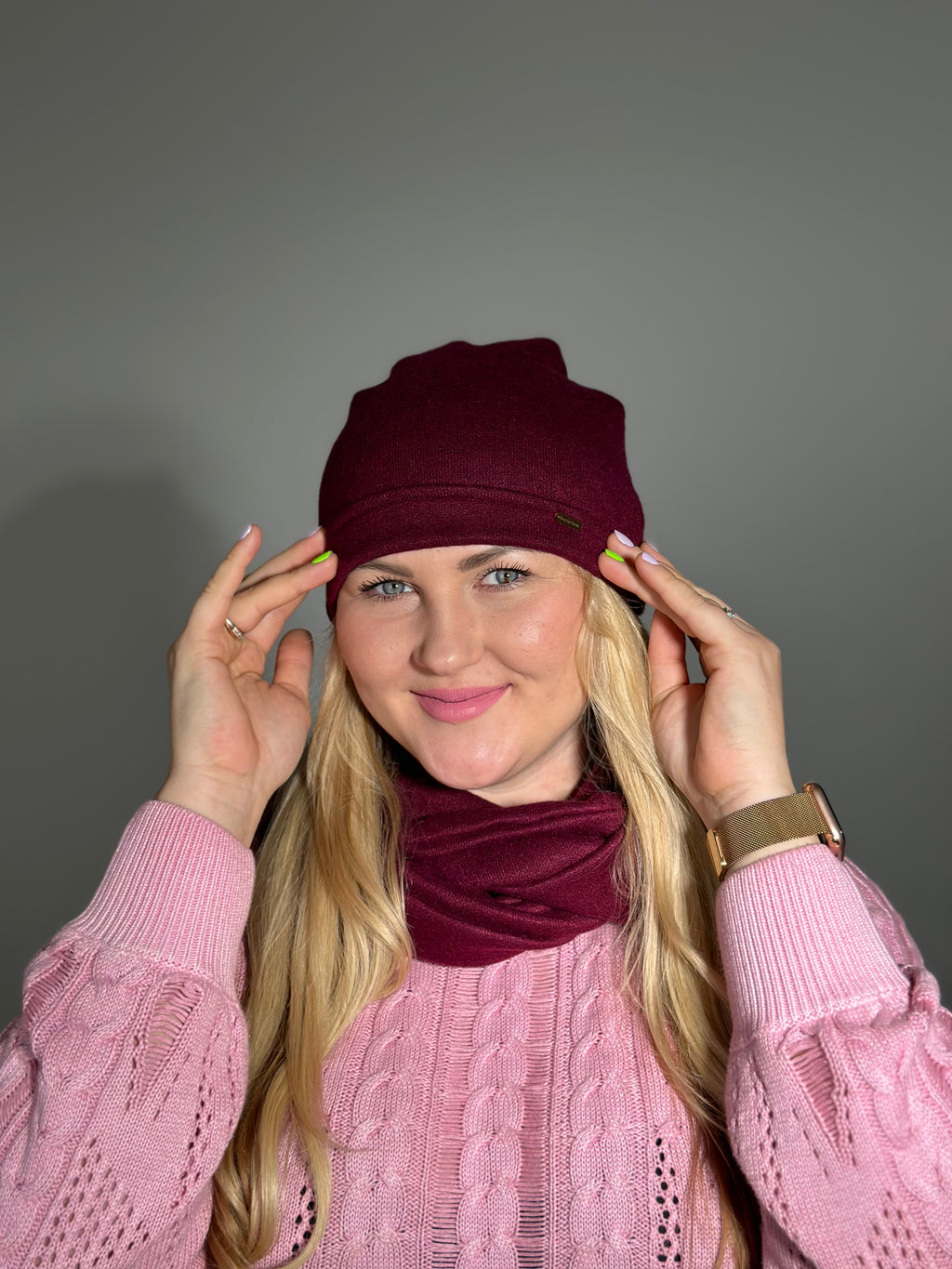 Merino vilnos bordo vienguba kepurė