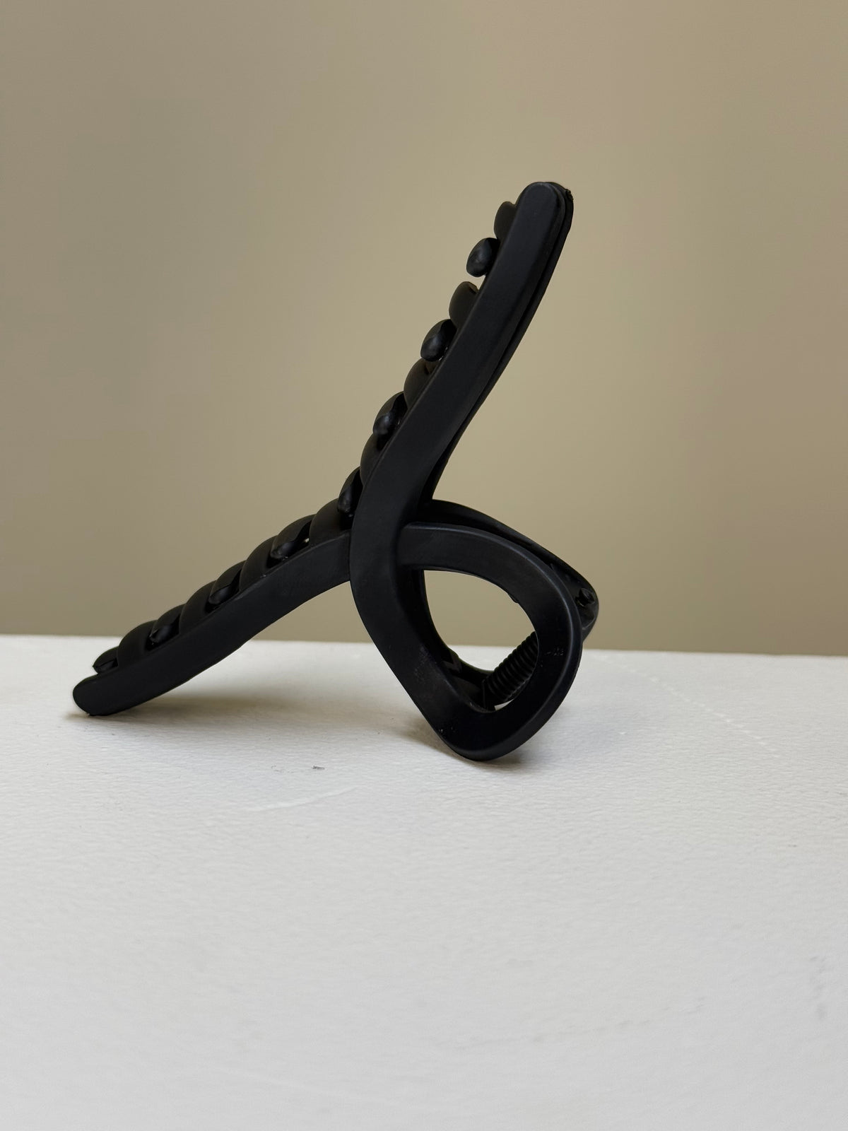 Juoda kilpa 10cm