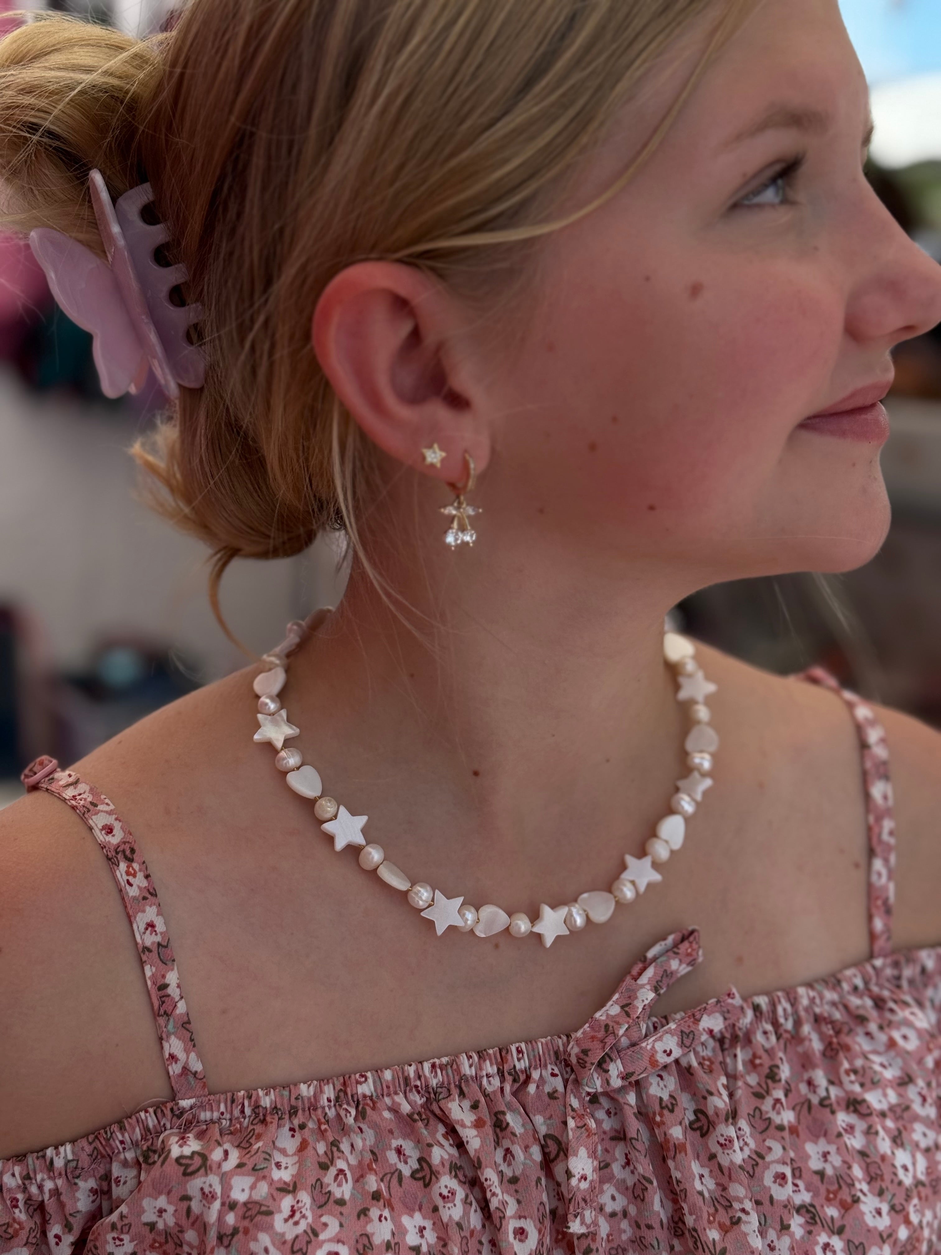 Natūralių gėlavandenių perlų vėrinys su kriauklių žvaigždutėmis ⭐️