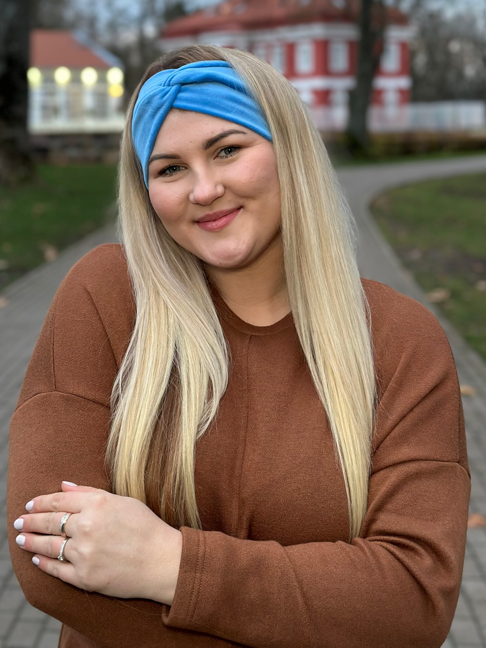 Mėlyna veliūro galvajuostė
