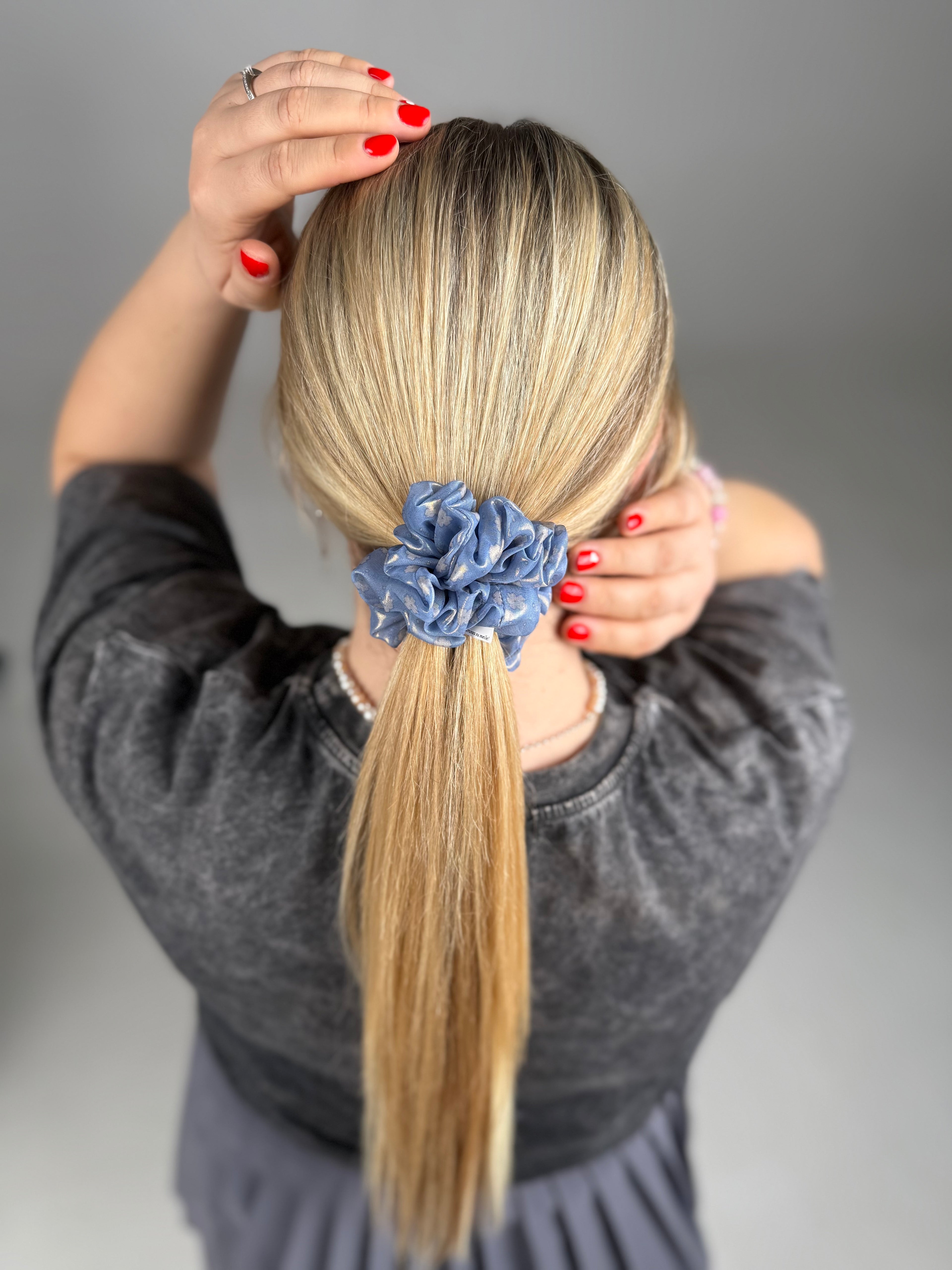 Natūralaus kolekcinio organzos šilko šlapio efekto Pierre Cardin gumelė