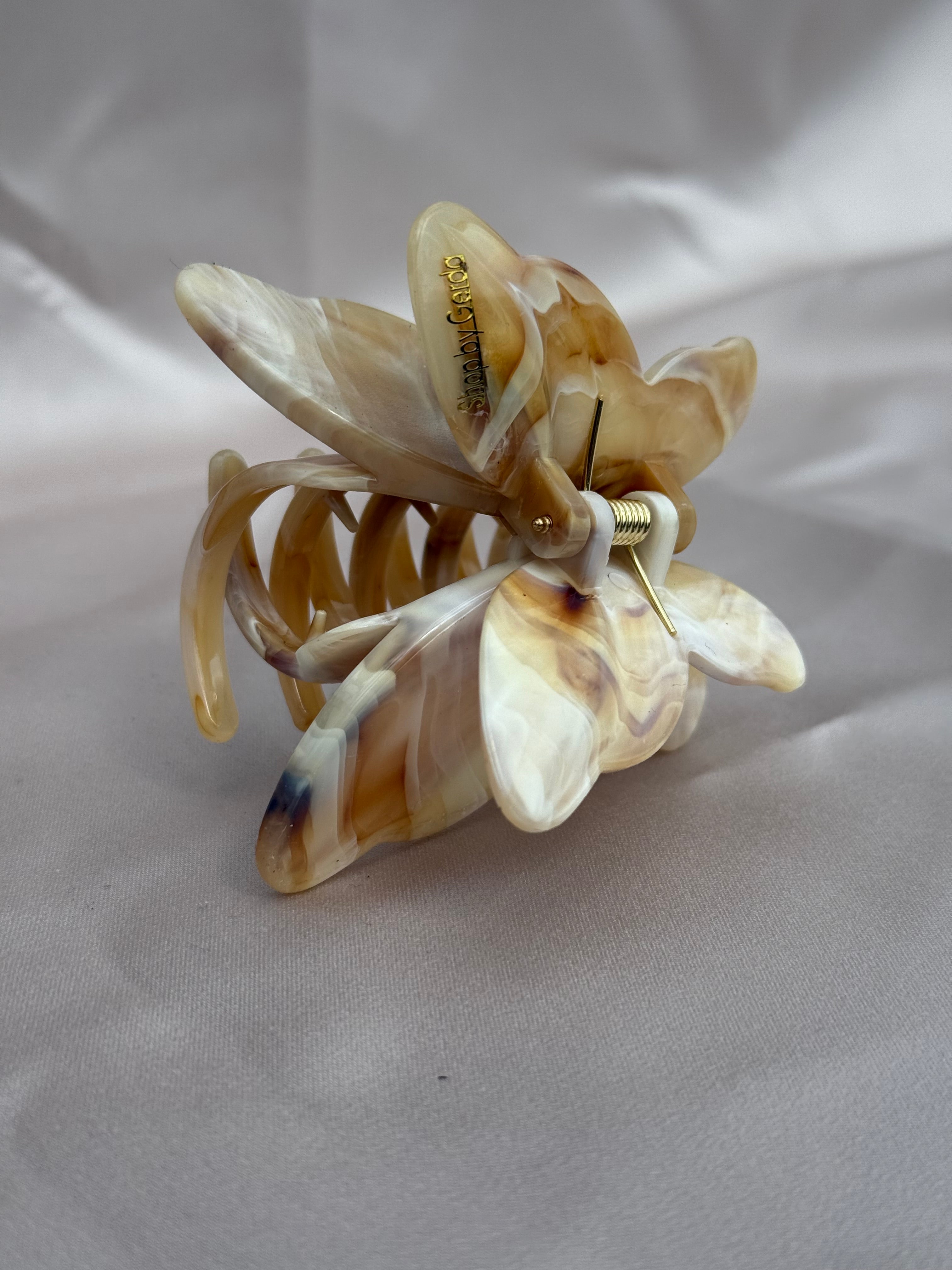 Nude drugelis kapkap