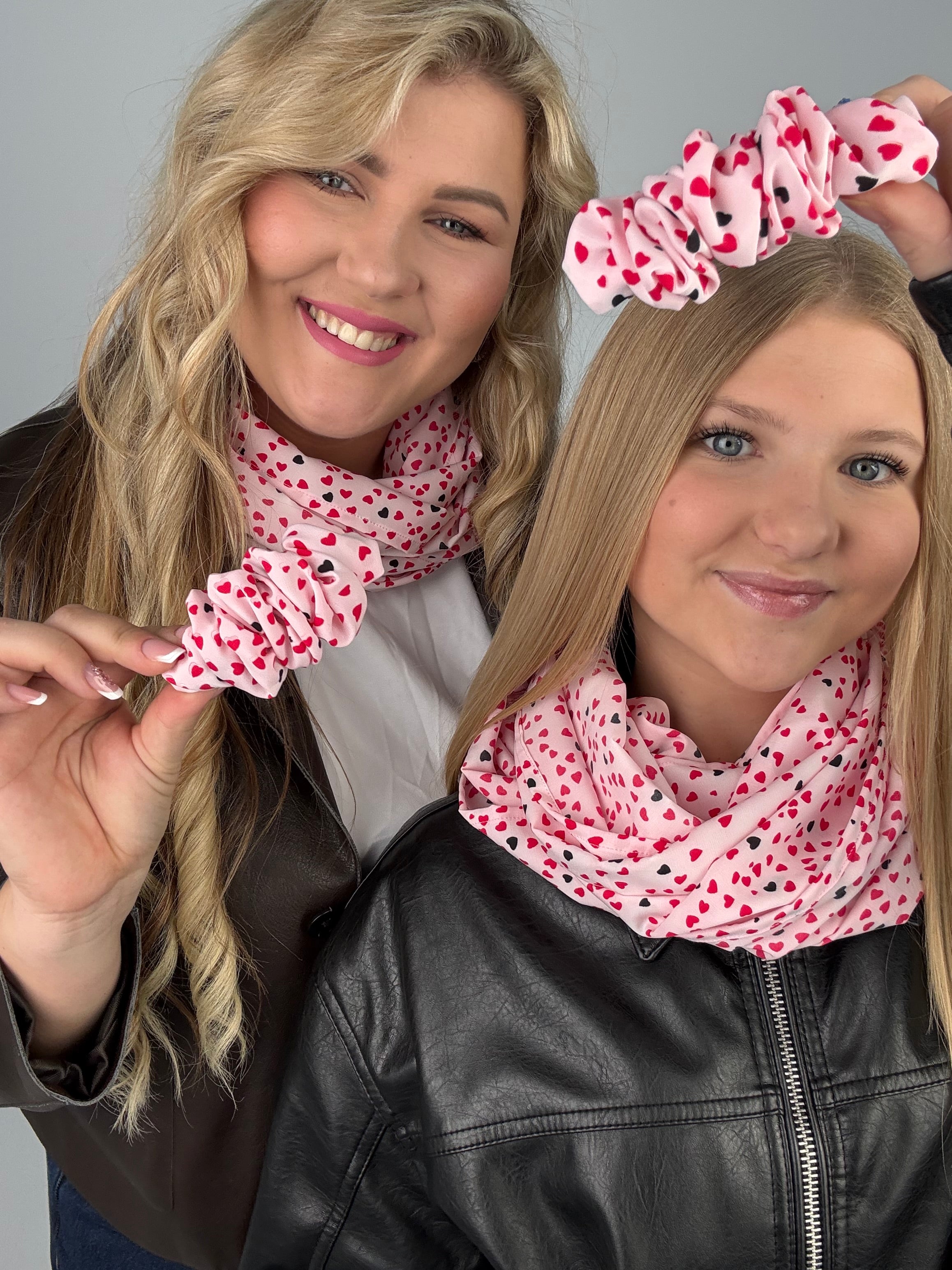 Šalikėlis Love is in the air ♥️