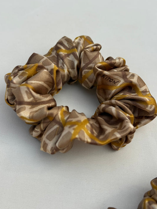 Kolekcinio 100% natūralaus šilko KITON cappuccino gumelė