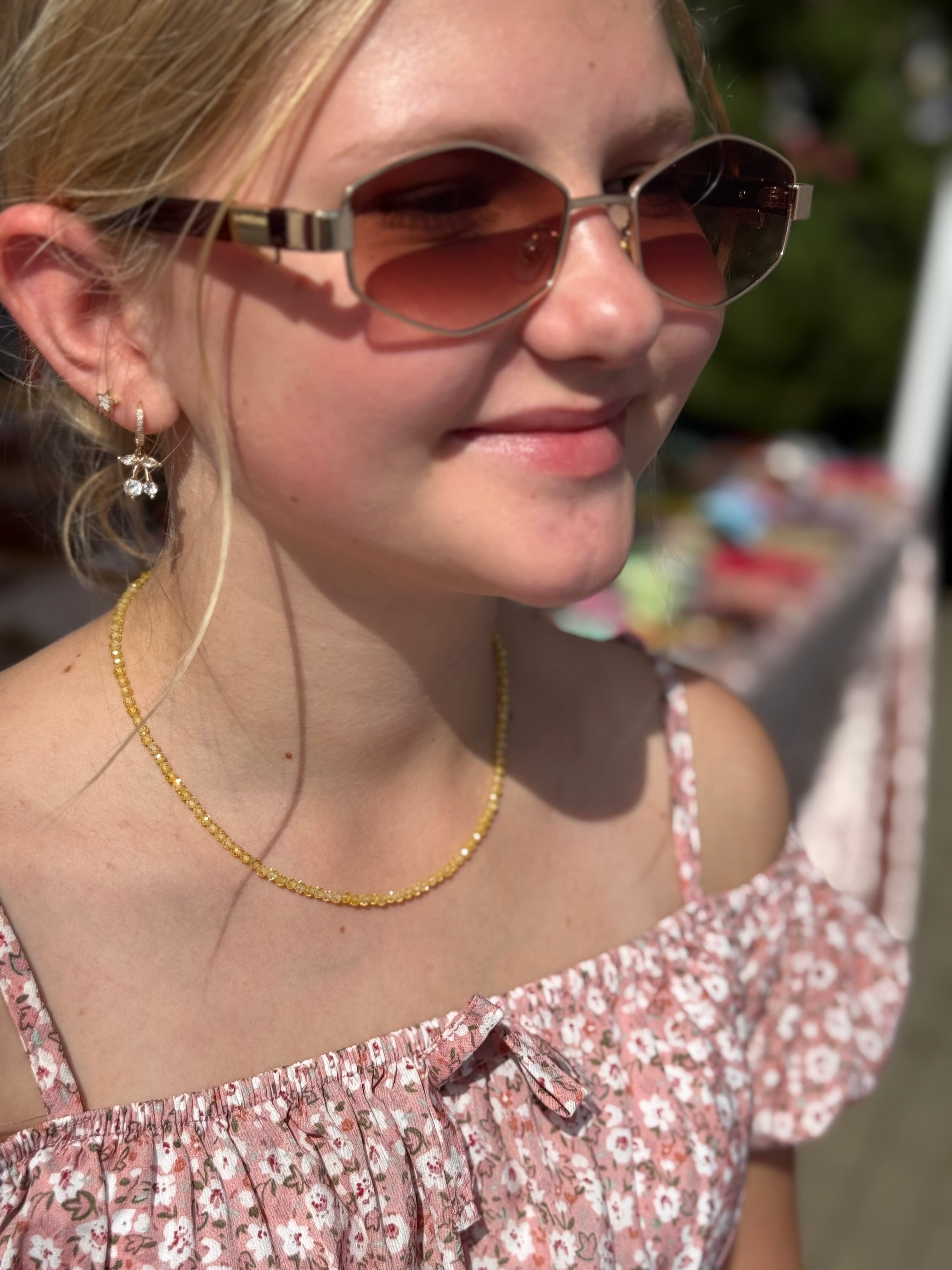 Geltonas cirkonių minimalistinis vėrinys 🔆