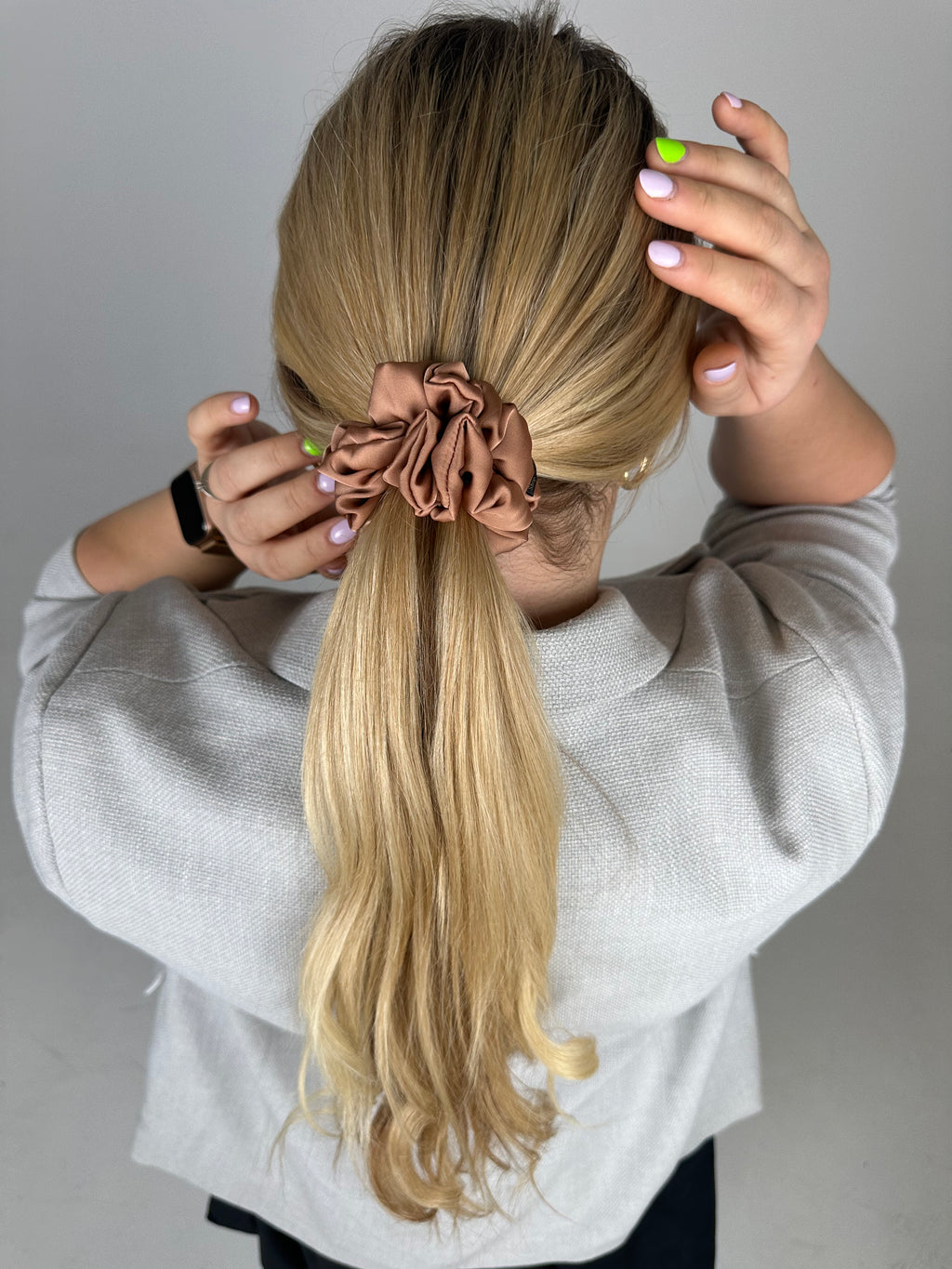 Armani šilko gumelė | BROWN