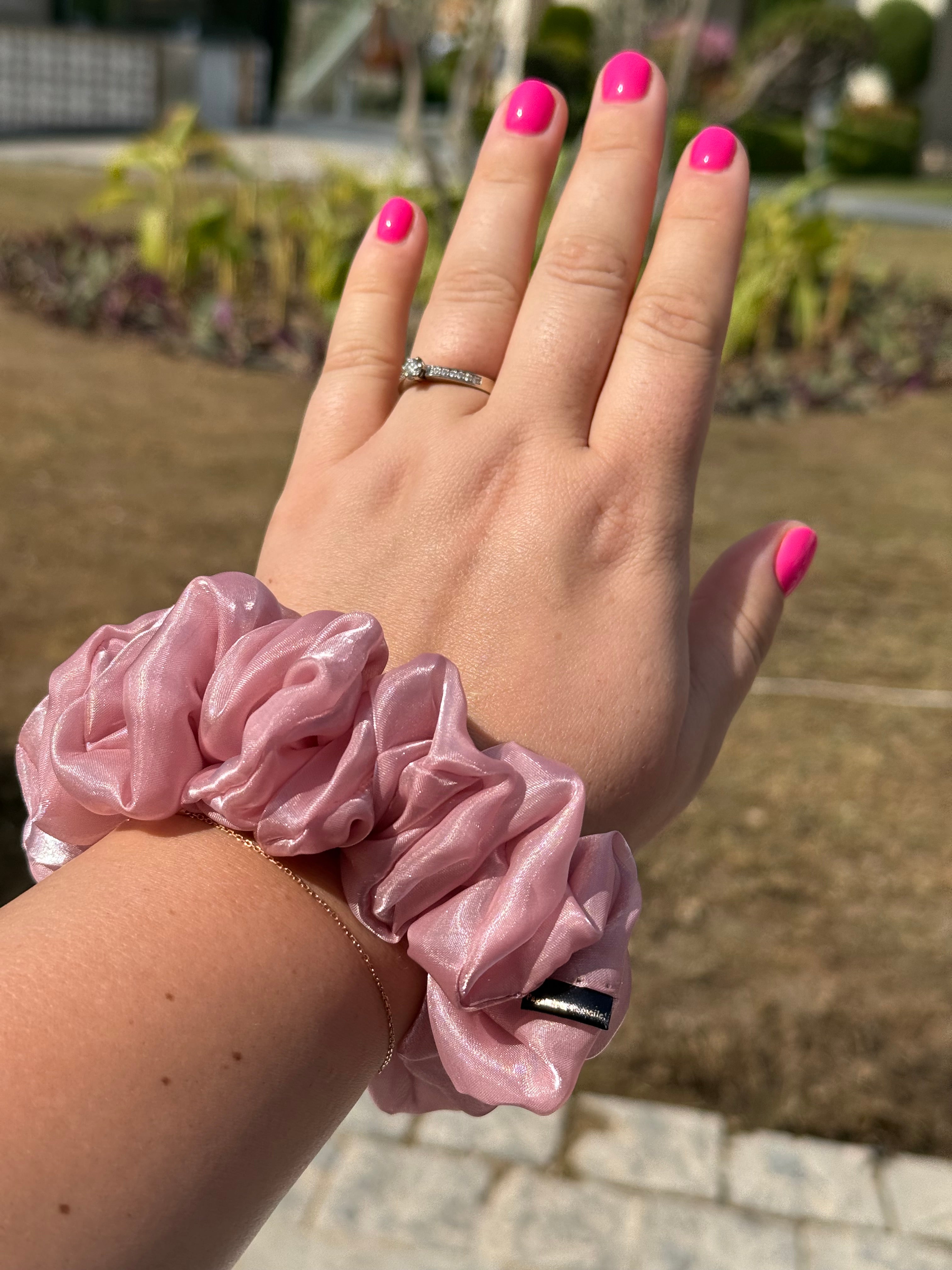 Pelenų rožinė perlamutinė organzos gumelė