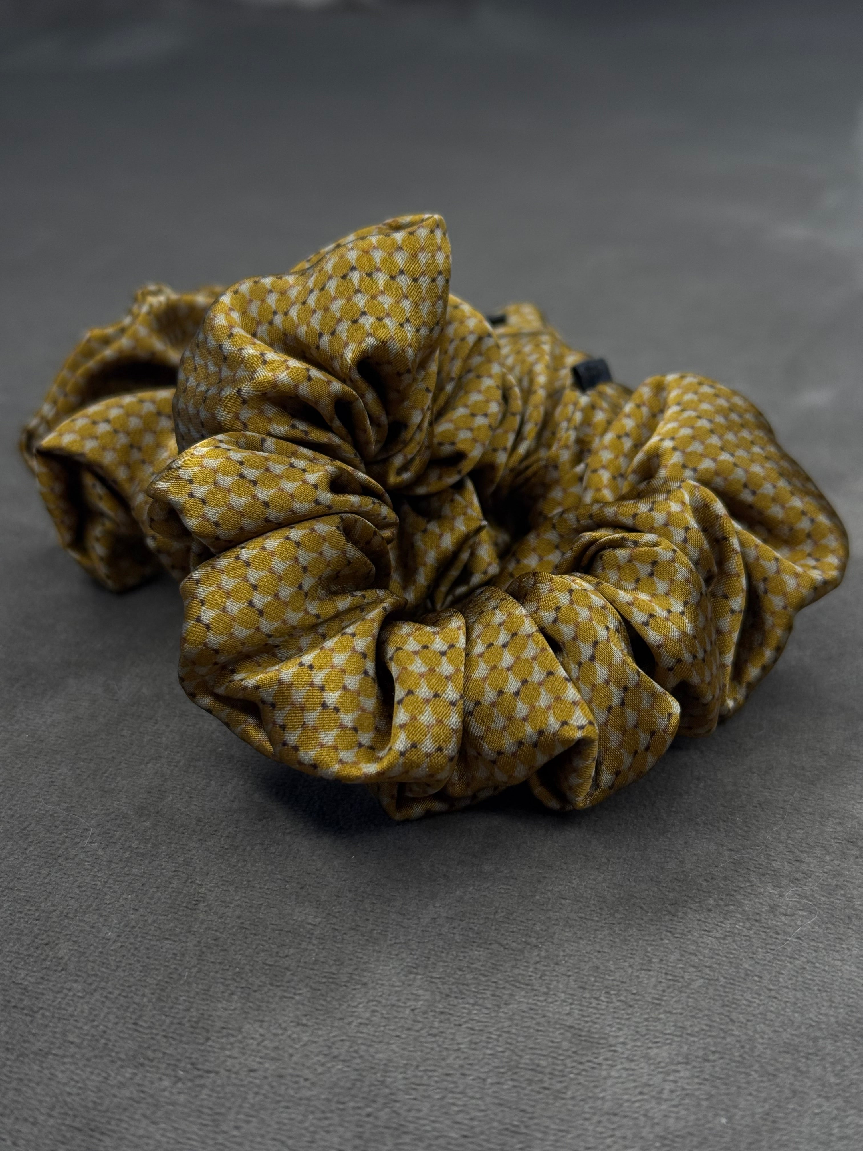 Fendi kolekcinio 100% natūralaus šilko gumelė | Toffifee LAŠAS