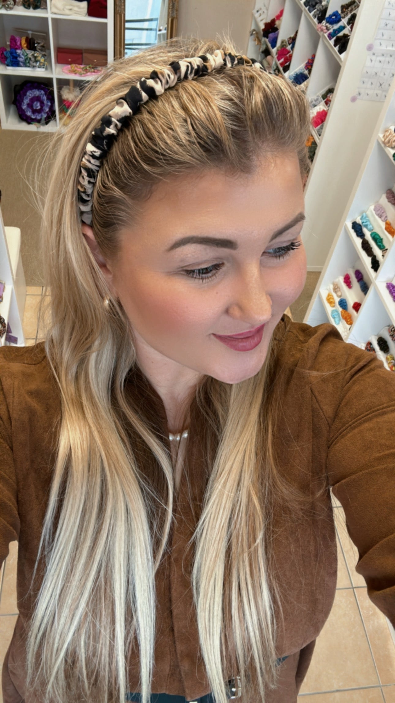 Leopardo rašto natūralaus šilko plonasis lankelis 🐆