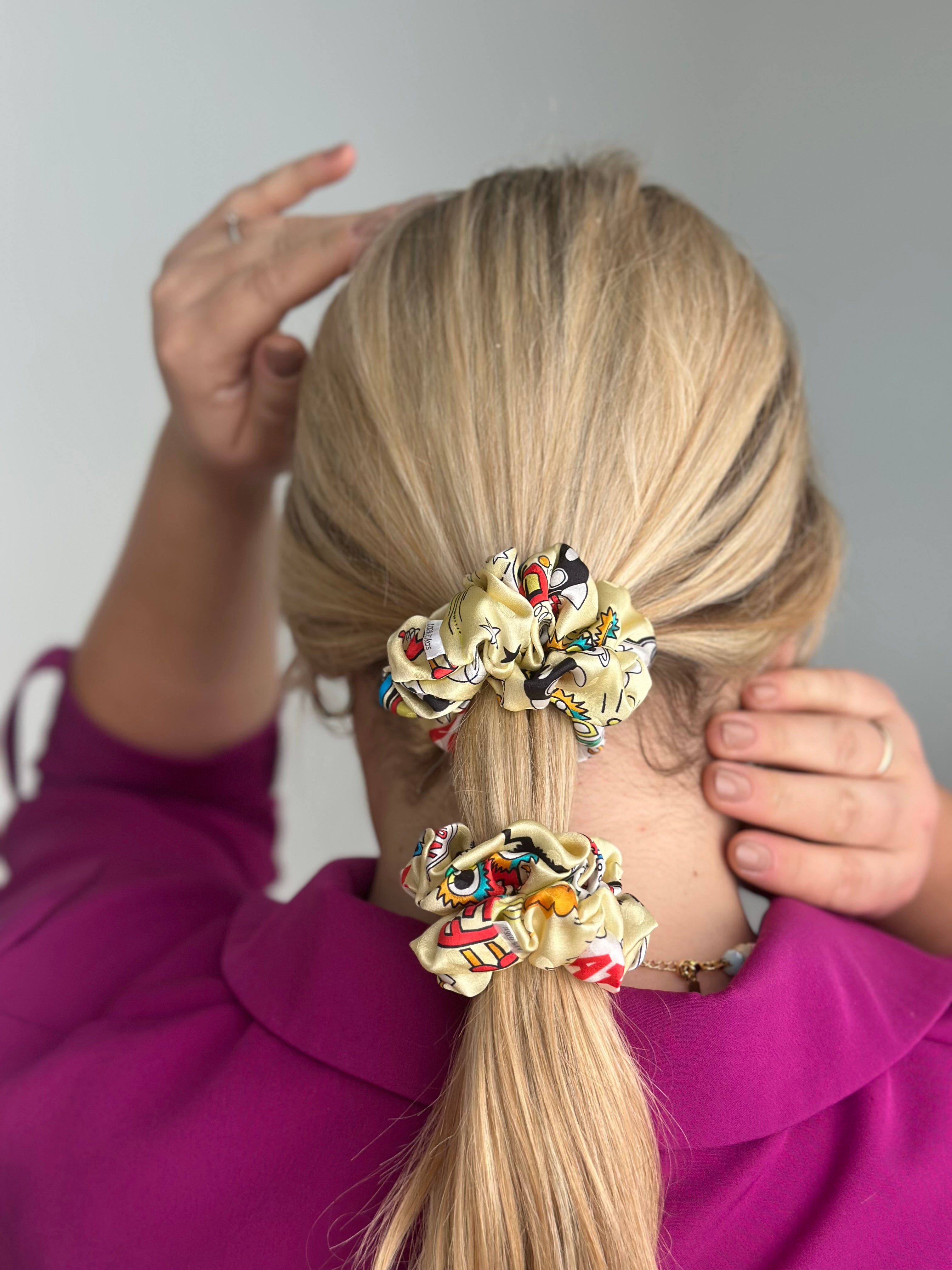 Kolekcinio 100% šilko 2025 metų komikso kolekcijos nude Fendi gumelė