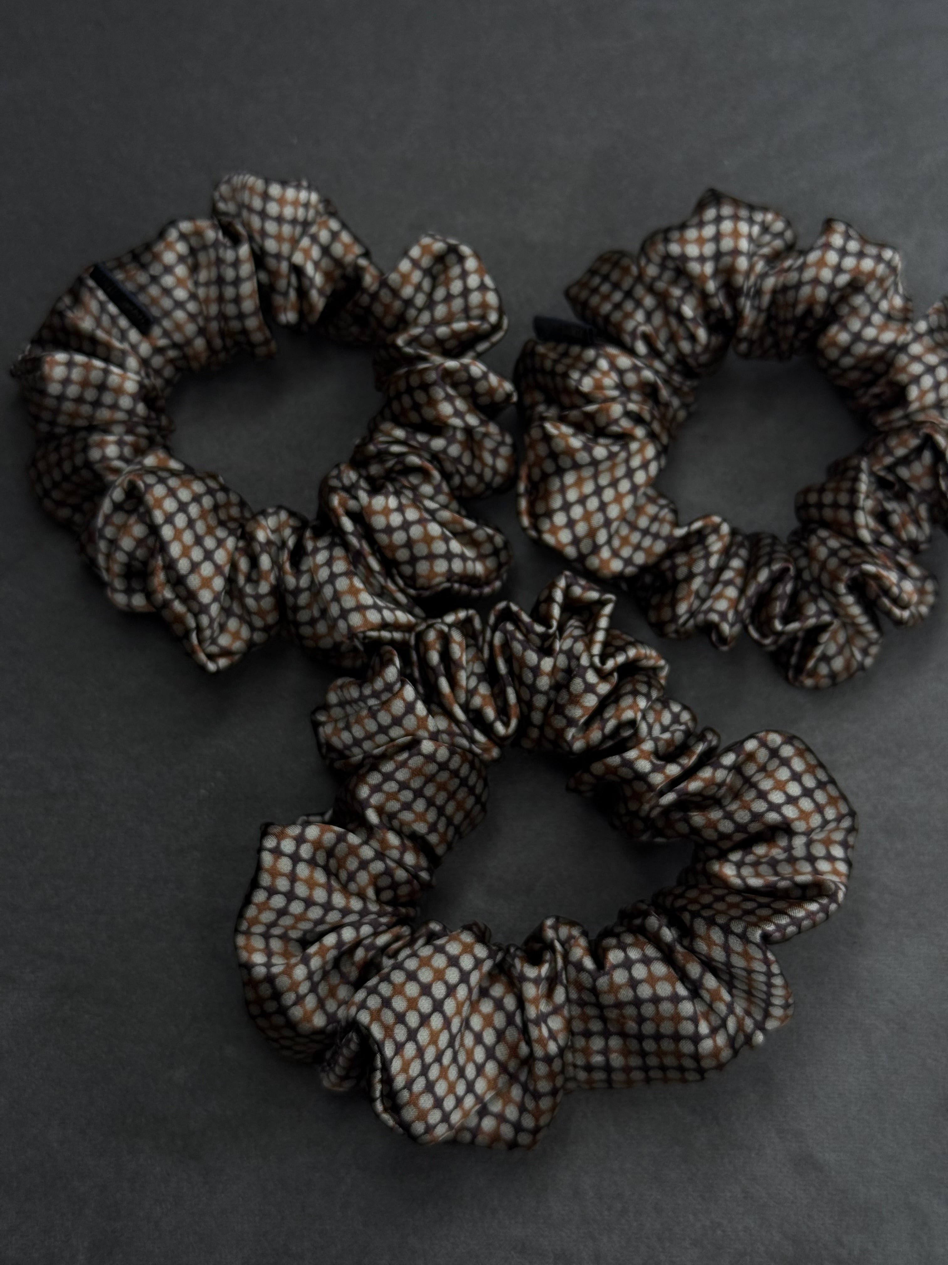 Pierre Cardin kolekcinio 100% natūralaus šilko gumelė | LATTE