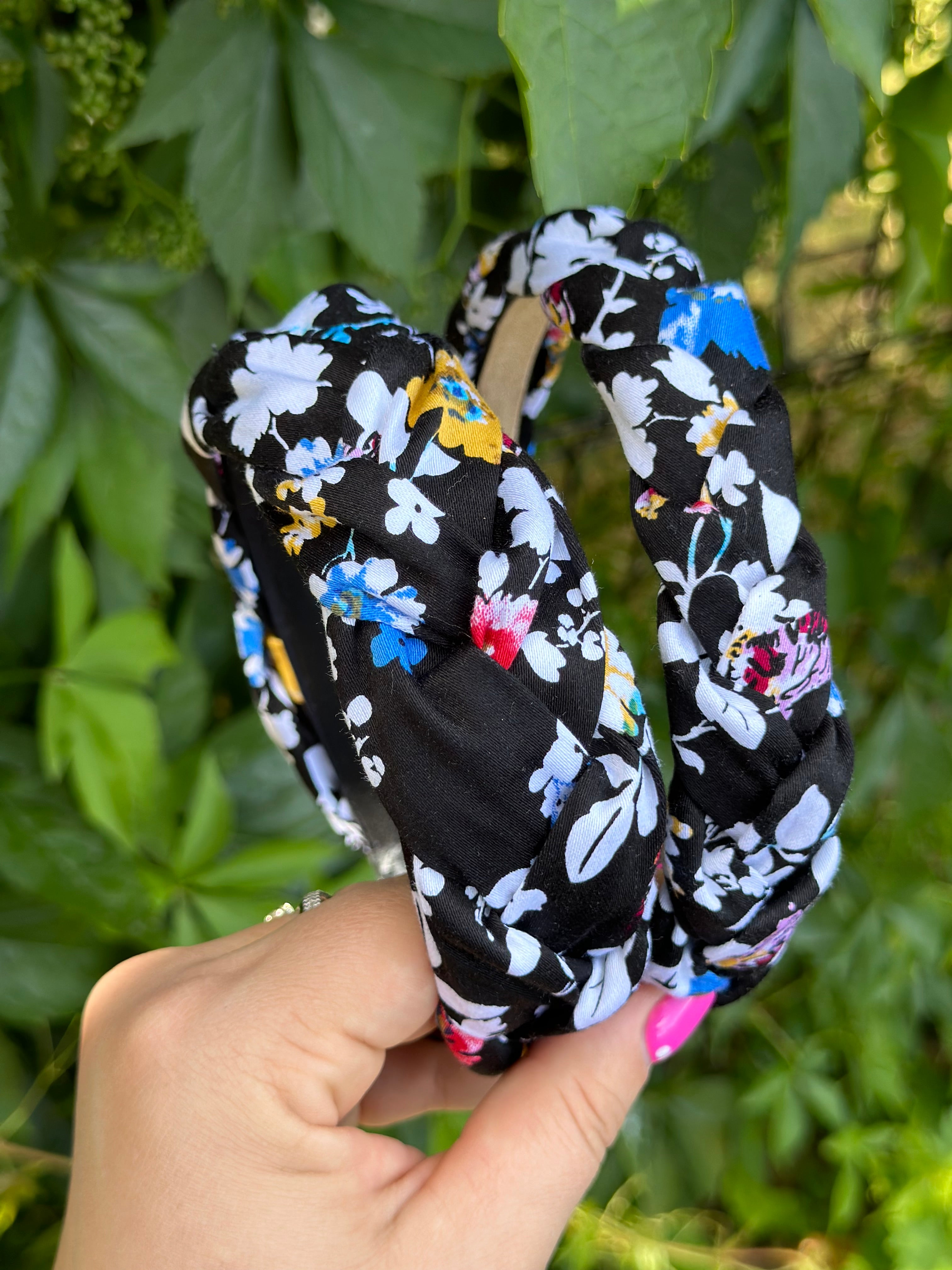 Juodas lankelis su gėlėmis 💜