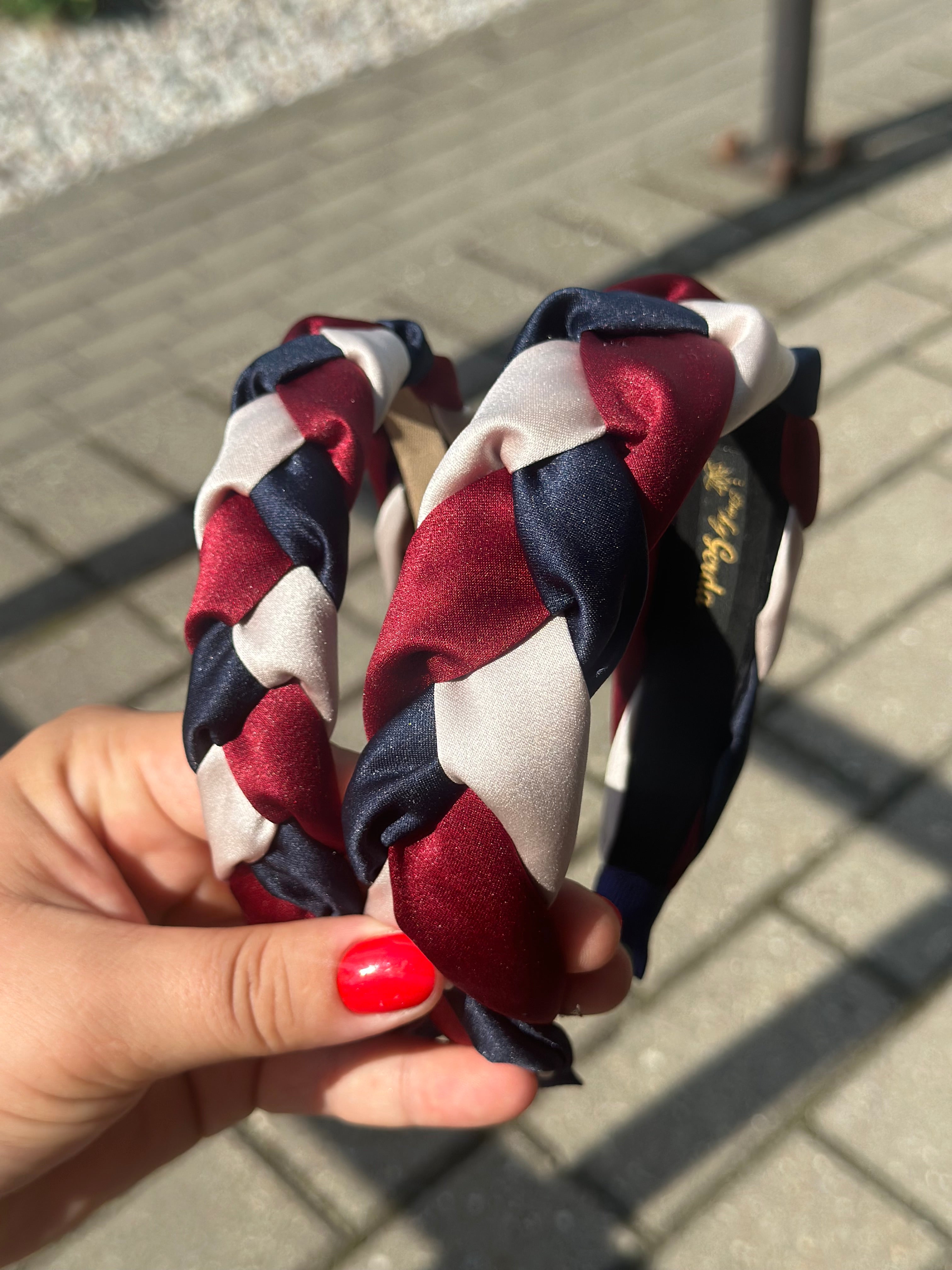 Bordo, mėlyna, kreminė su blizgesiu ❤️💙🤍