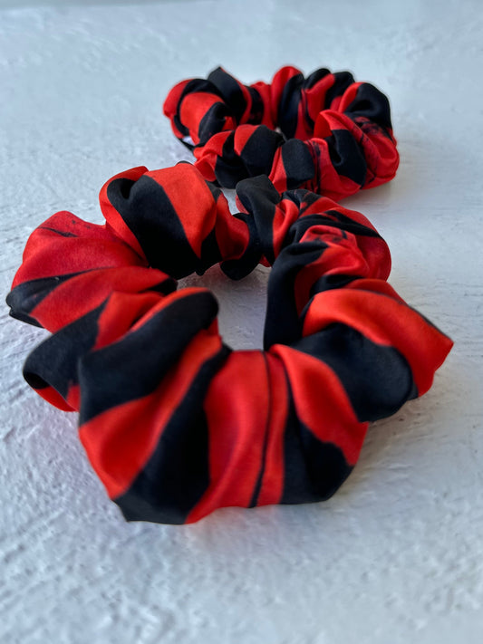 Kolekcinio šilko raudona & juoda natūralaus 100% šilko gumelė