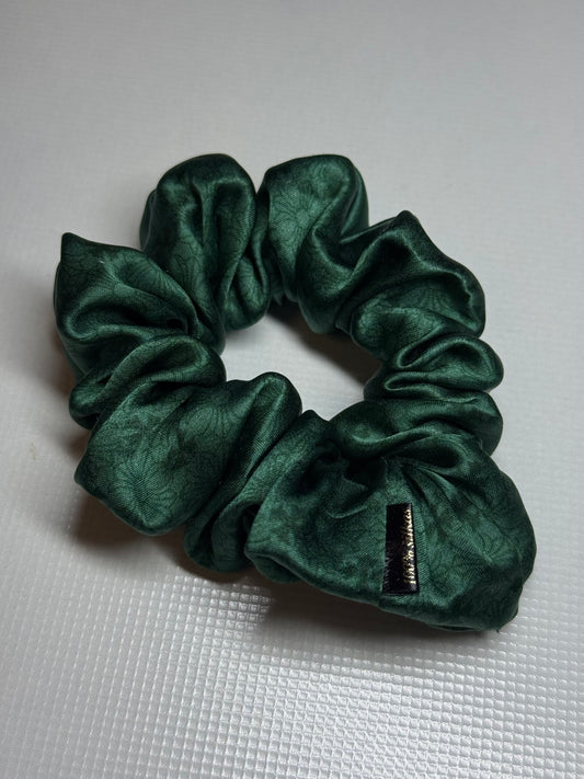 Kolekcinio 100% šilko smaragdinė dviejų pusių gumelė M dydis