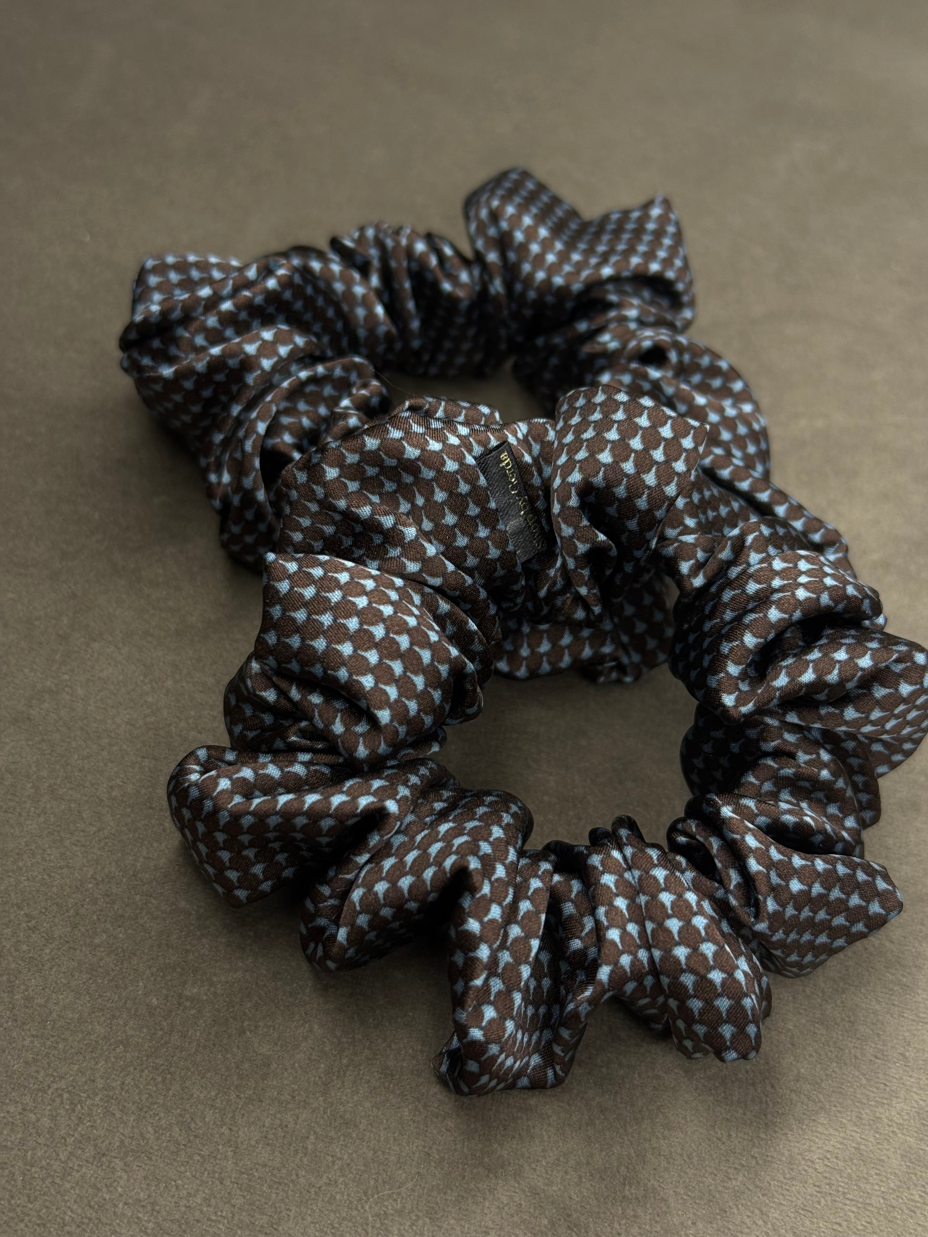 Fendi kolekcinio 100% natūralaus šilko gumelė | BLUE LAŠAS