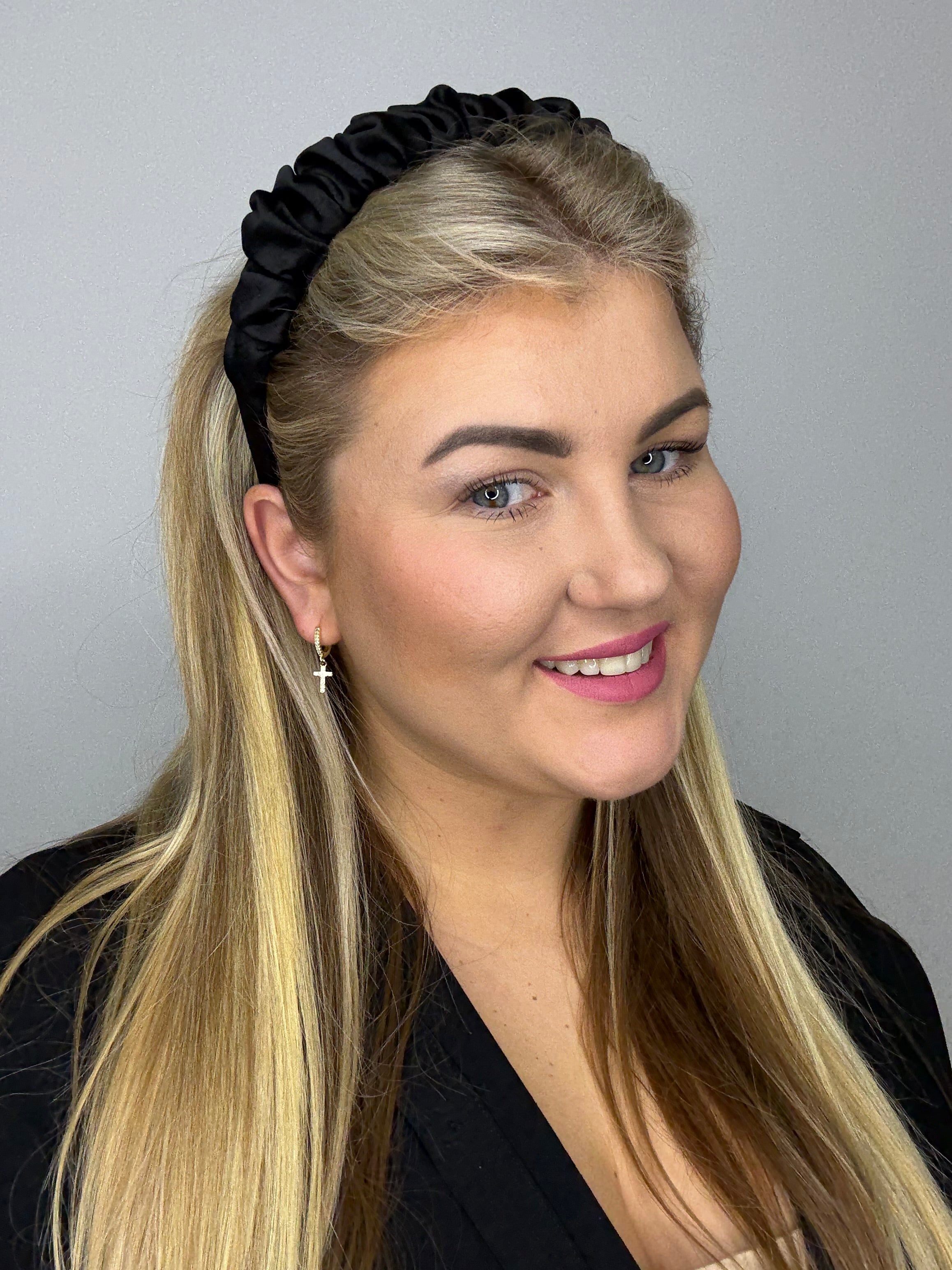 Juodas rauktas lankelis