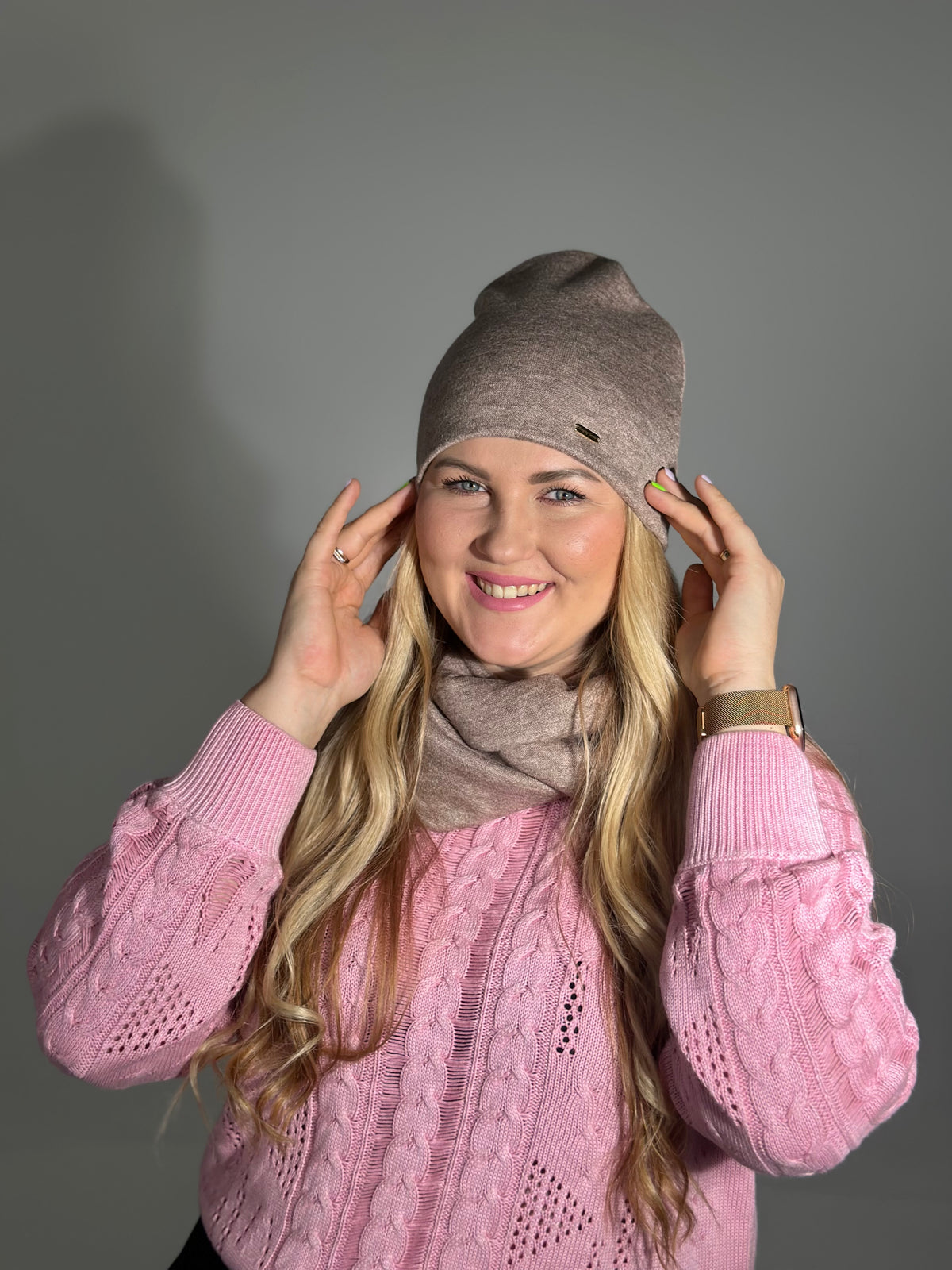 Merino vilnos kakavinė dviguba kepurė