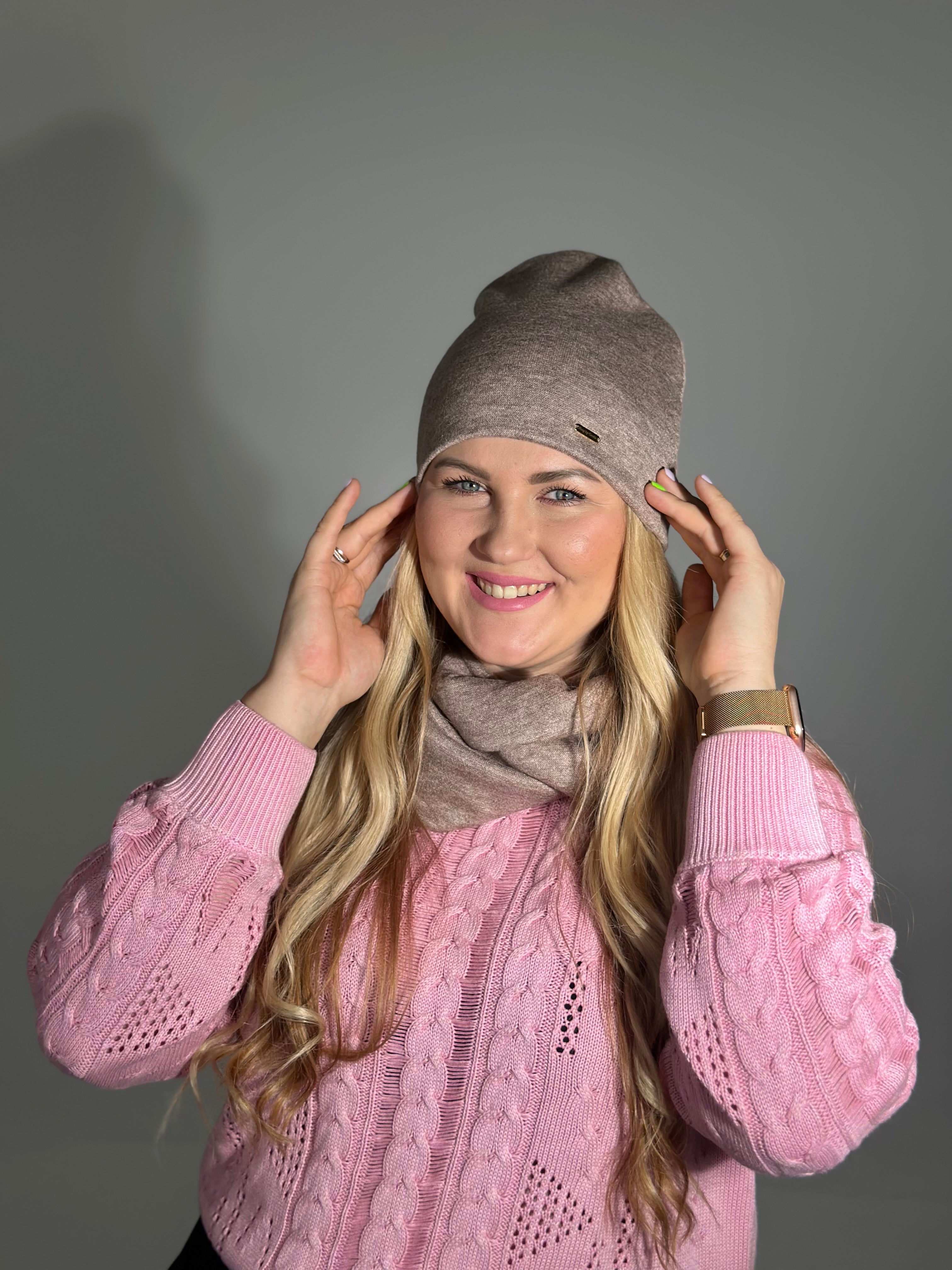 Merino vilnos kakavinė dviguba kepurė
