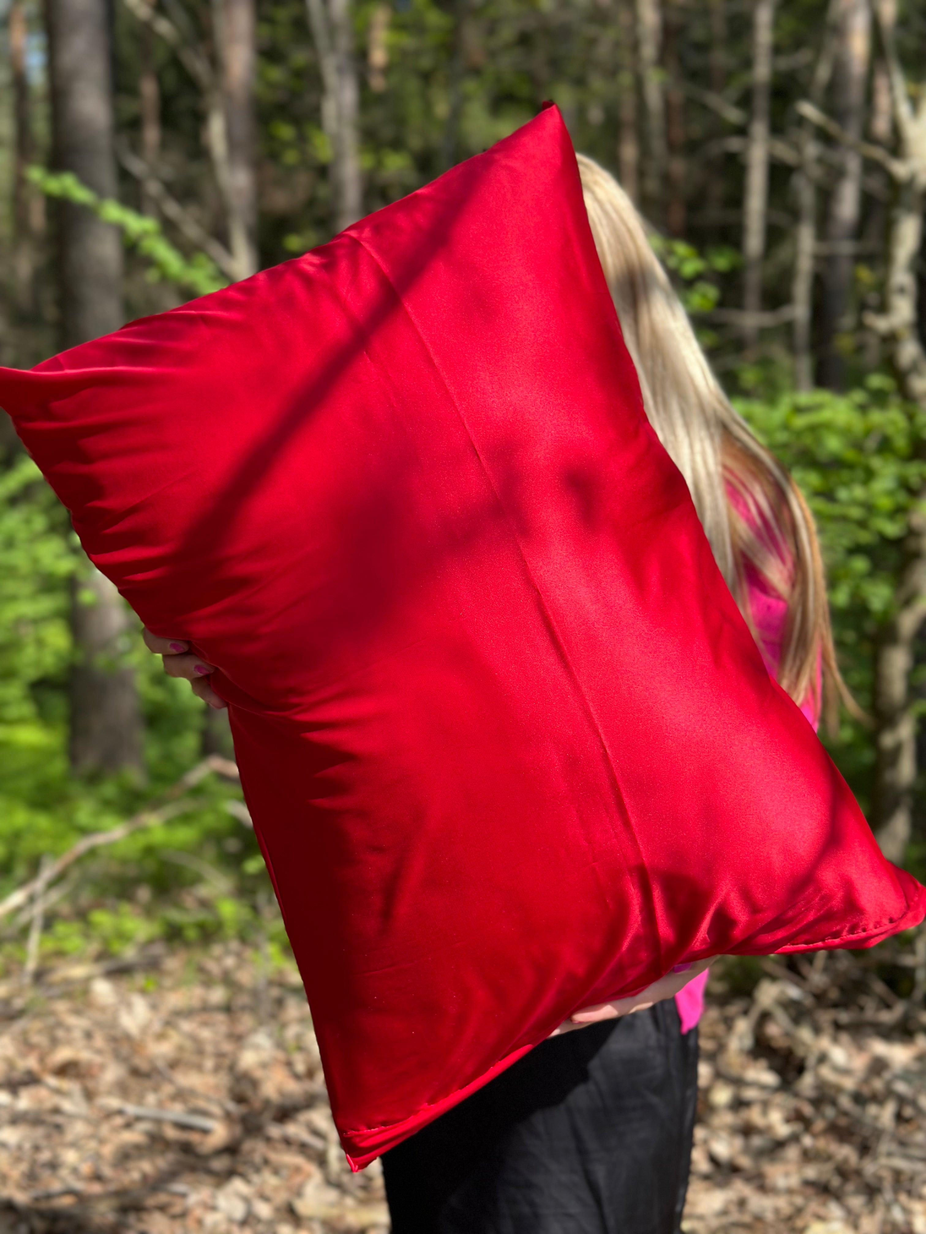 Armani šilko raudonas pagalvės užvalkaliukas 💜