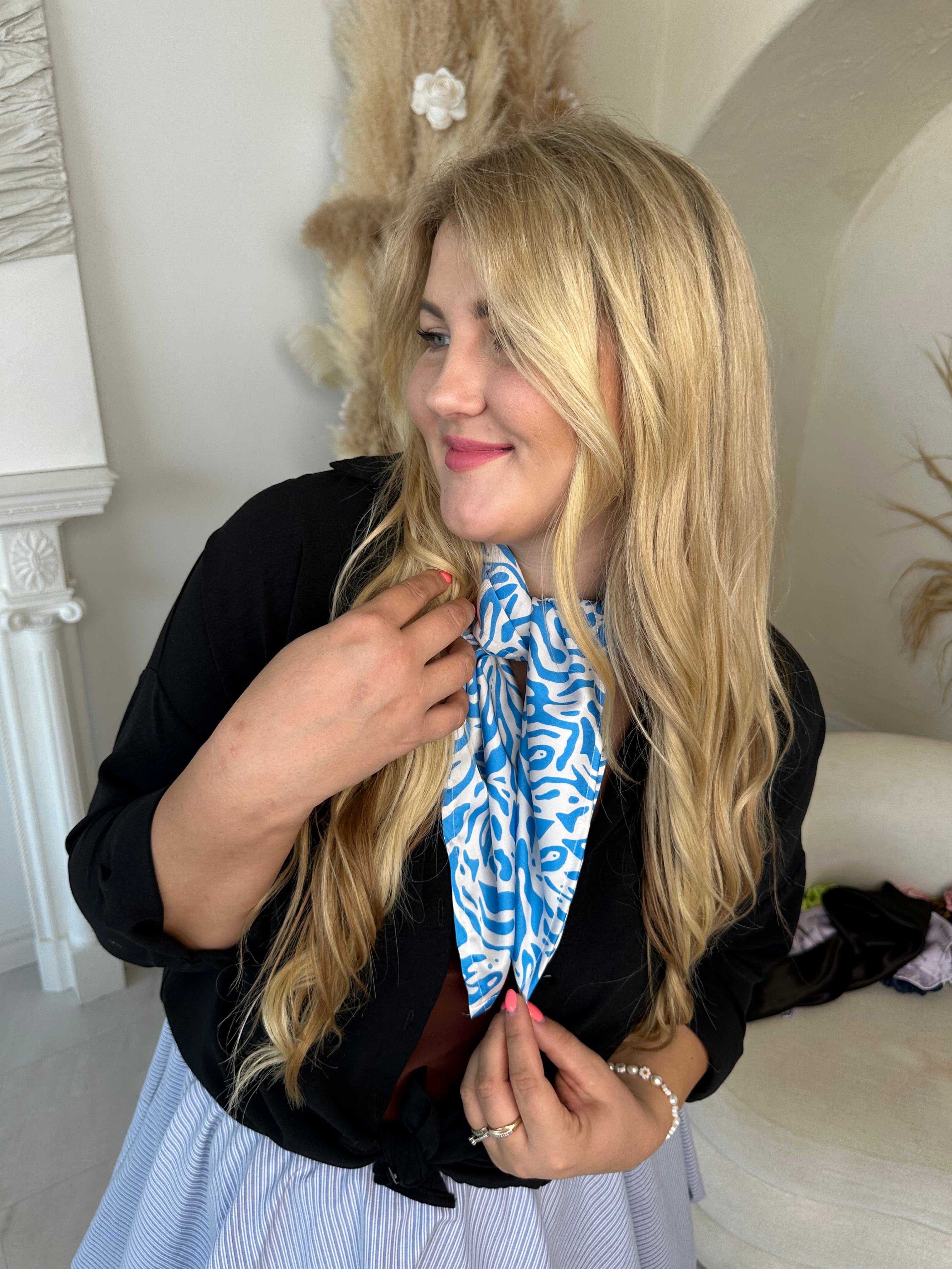 Zebriuko rašto mėlyna skarelė 🐅