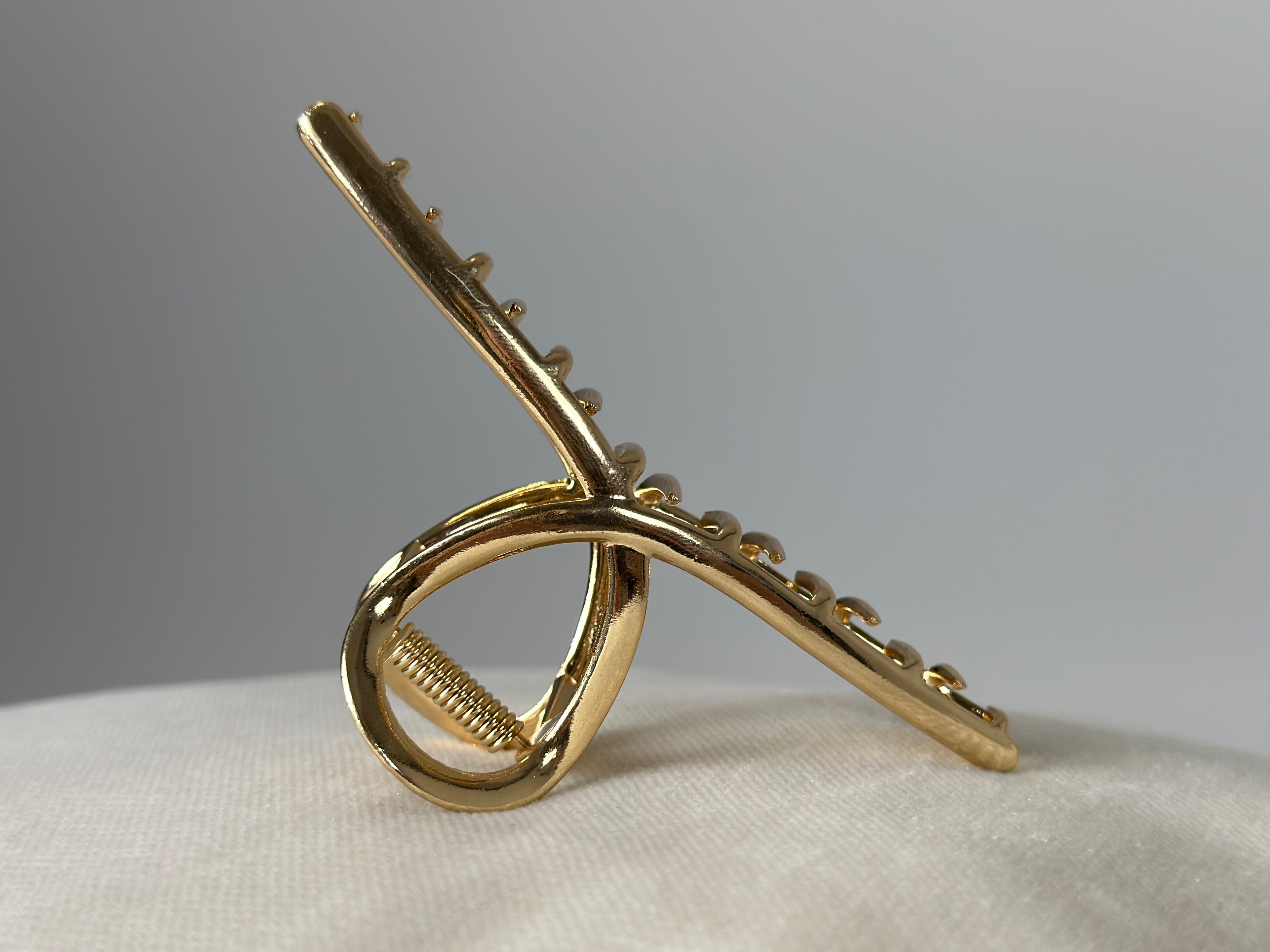 Auksinė metalinė kilpa KapKap 11cm