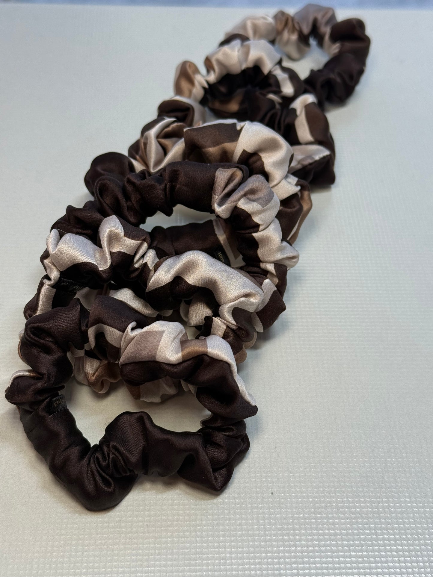 Kolekcinio 100% natūralaus šilko gumelė BARISTA Mažiau putlumo S dydis