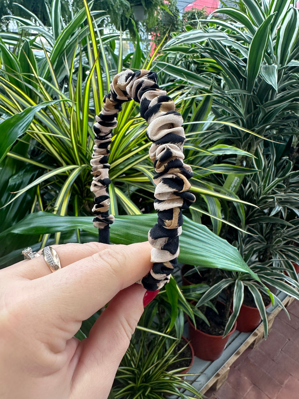 Leopardo rašto natūralaus šilko plonasis lankelis 🐆