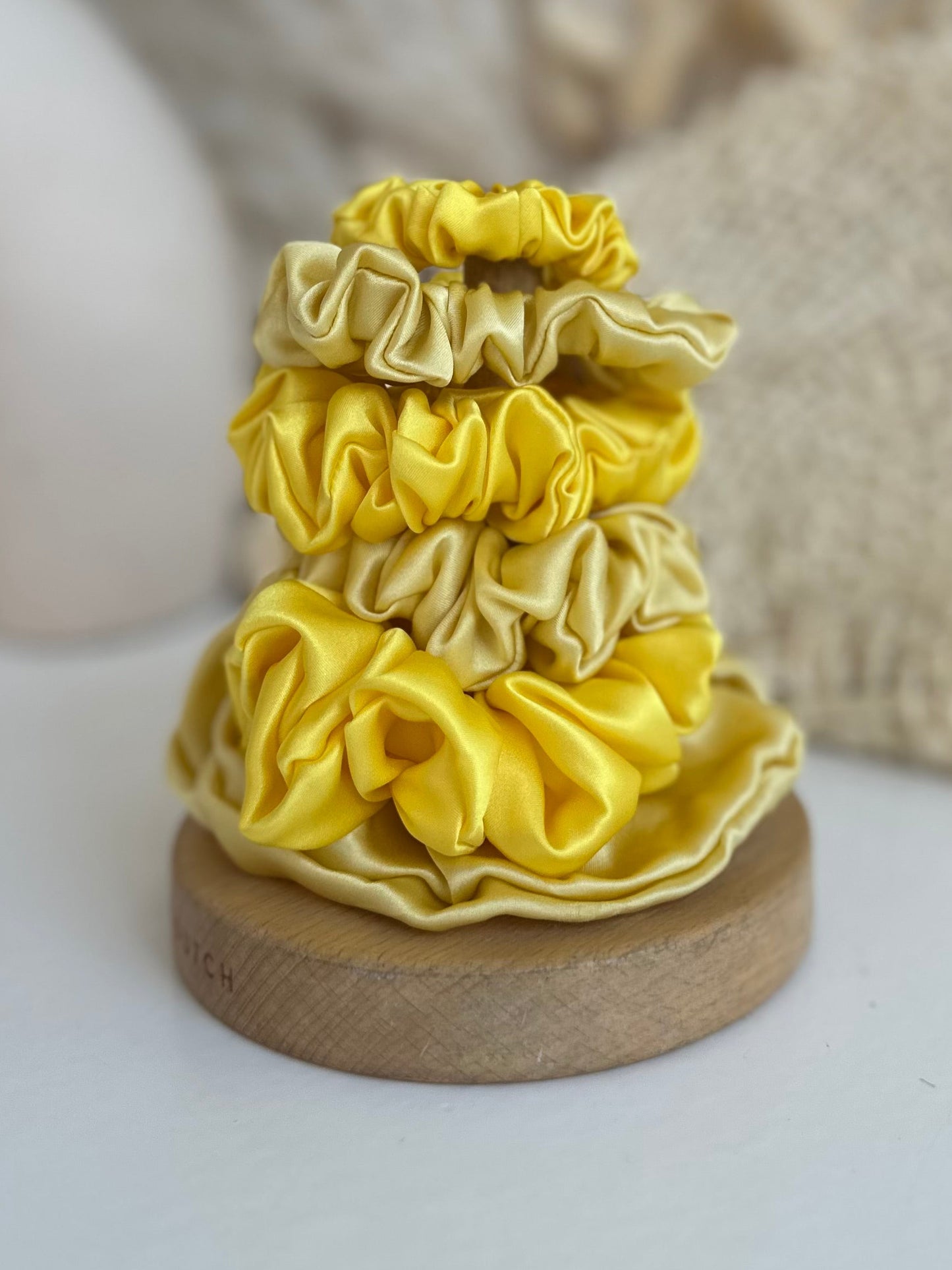 Šviesiai geltona 100% natūralaus Itališko mulberry šilko gumelė