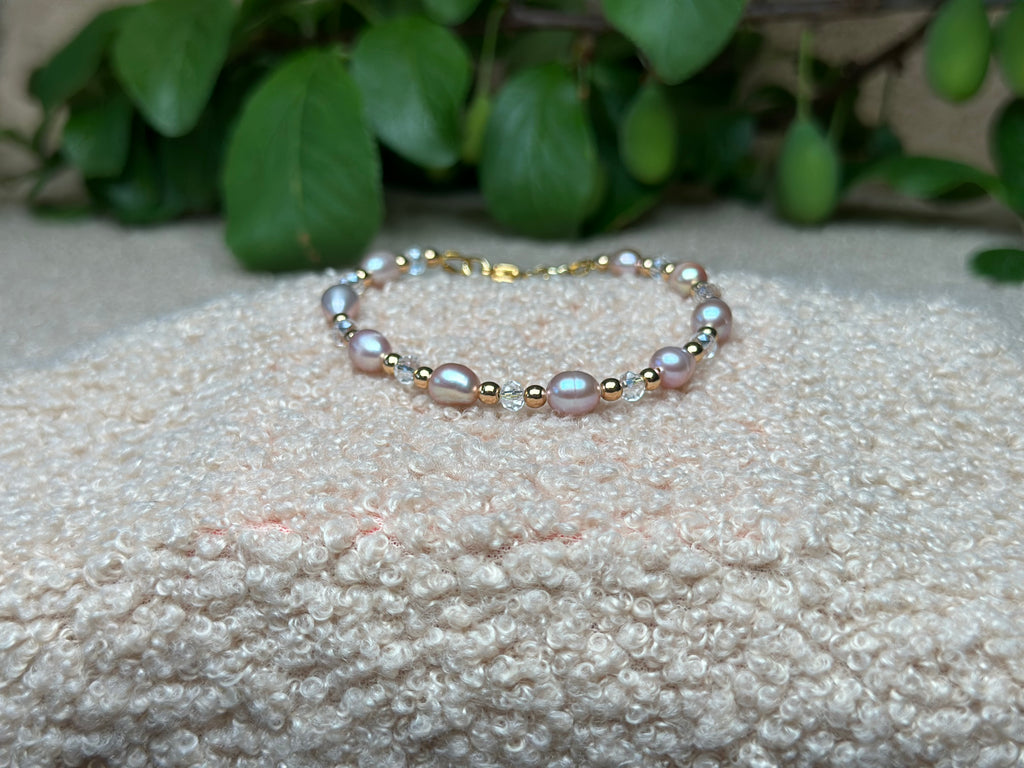 Natūralių gėlavandenių perlų apyrankė ‘Golden rose ir swarovski ‘