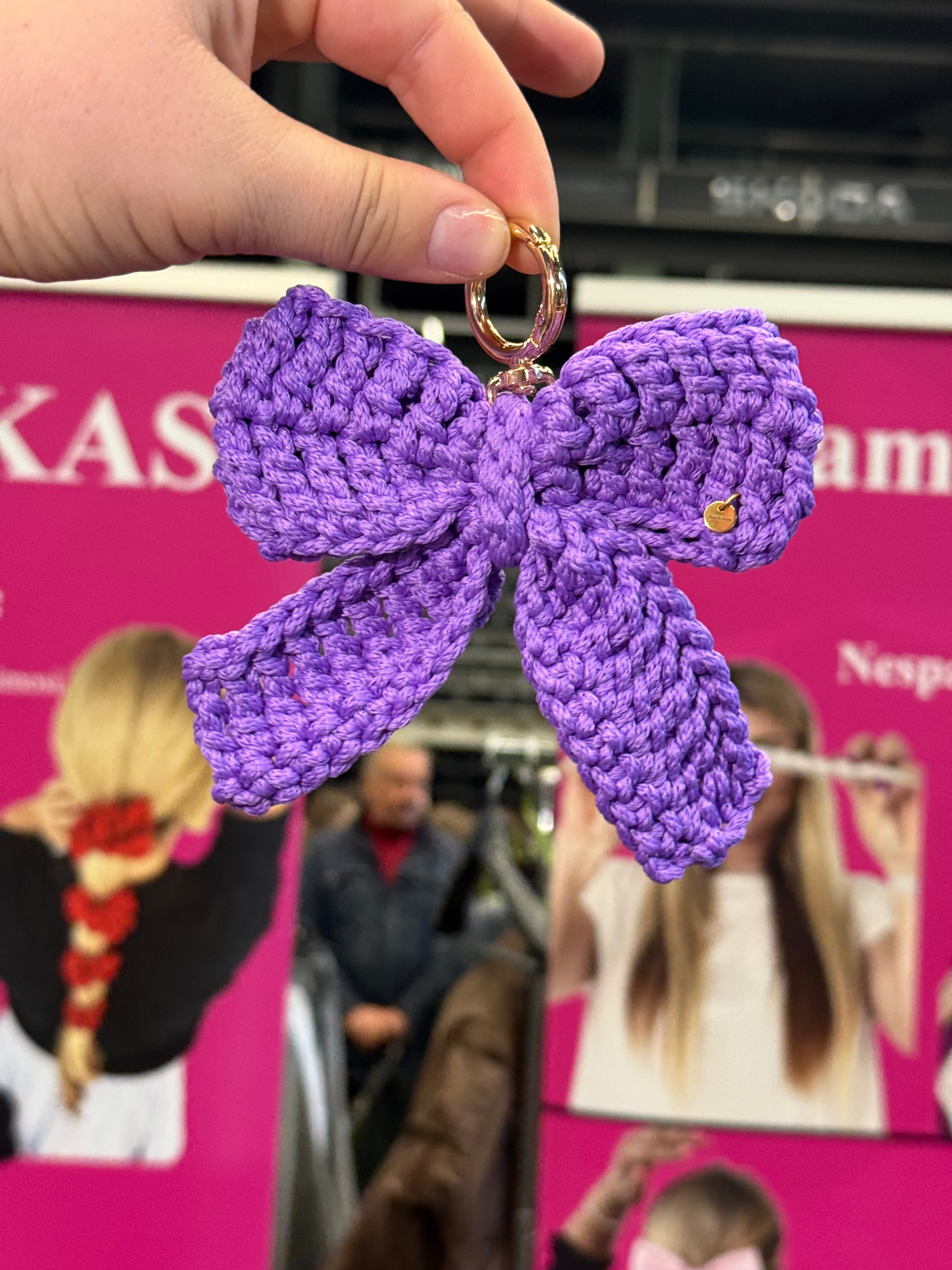 Alyvinis kaspinas - raktų pakabukas
