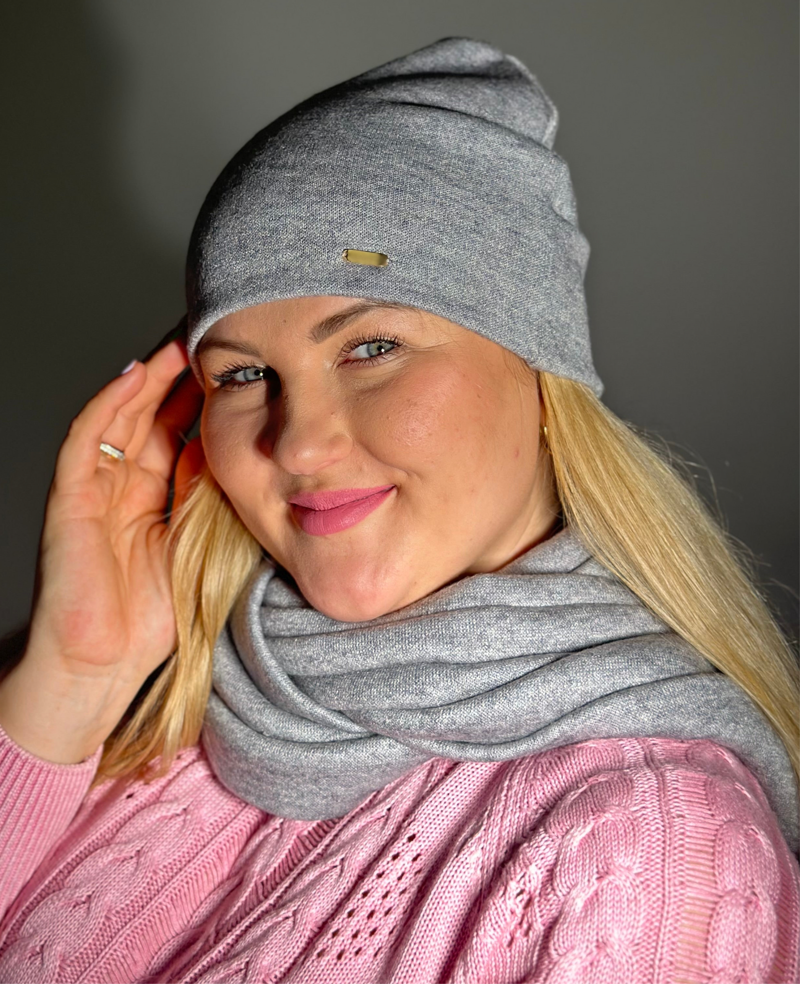 Merino vilnos pilka dviguba kepurė
