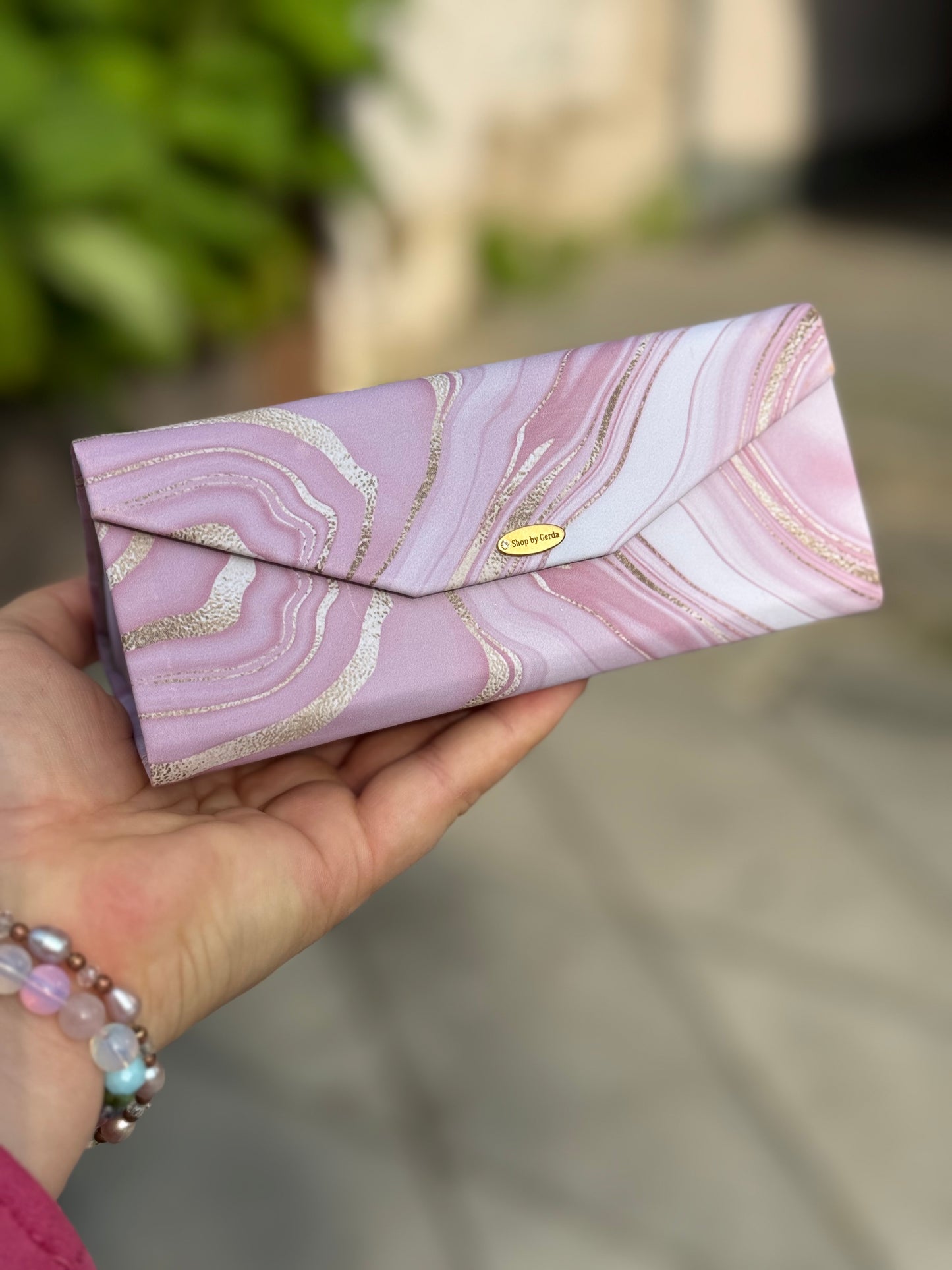 Akinių dėklas transformeris ‘Pink marble’