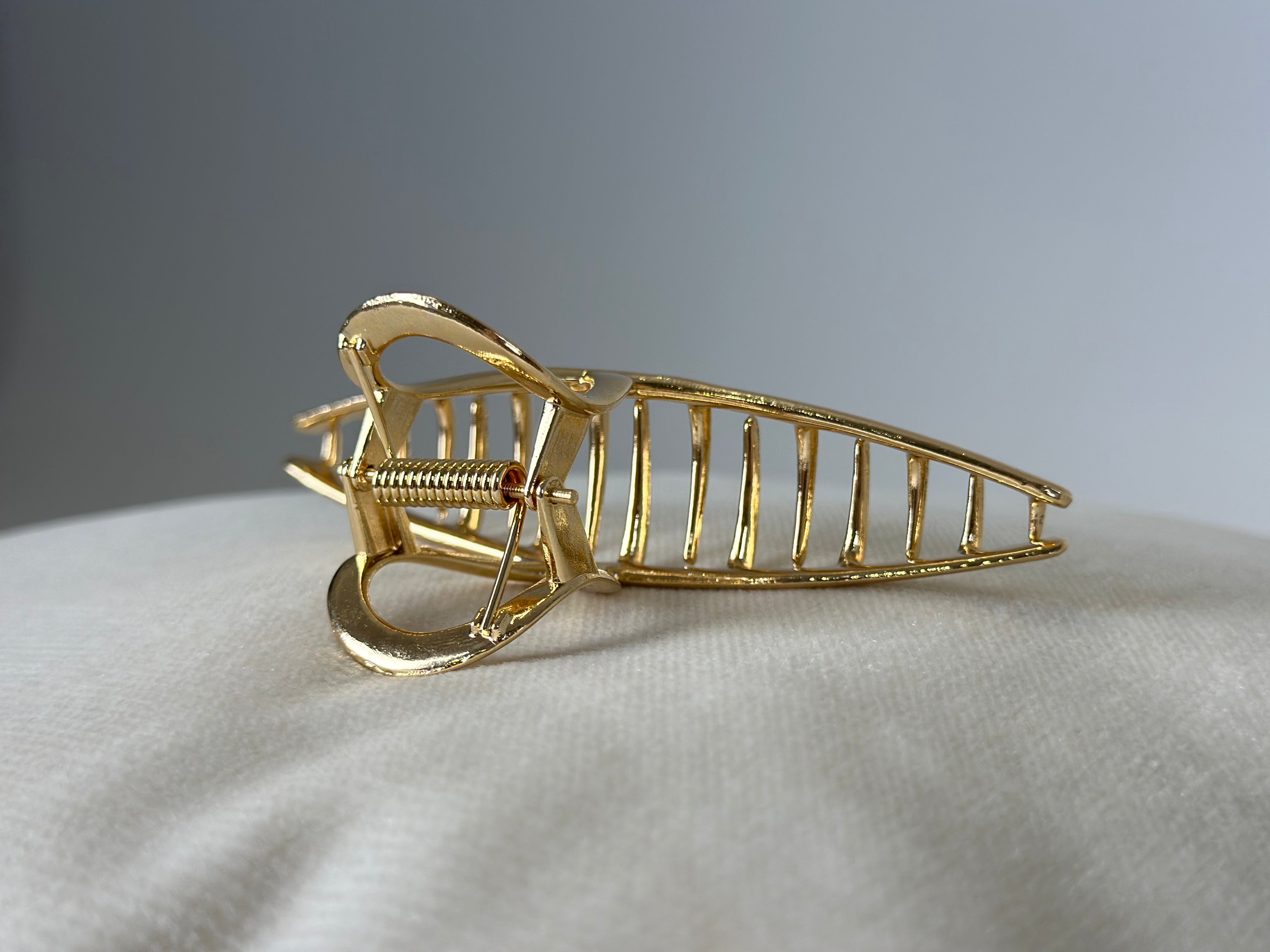 Auksinė metalinė kilpa KapKap 11cm