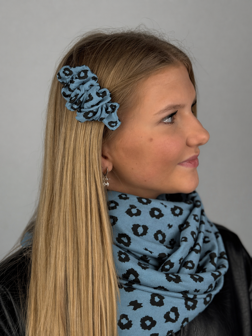 Šalikėlis BLUE LEO